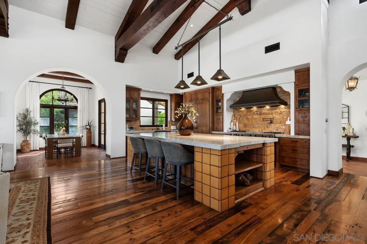 https://cdn.realtyfeed.com/cdn/127/260023587/35b62626aadd252b50eeac66a1fbd471.webp