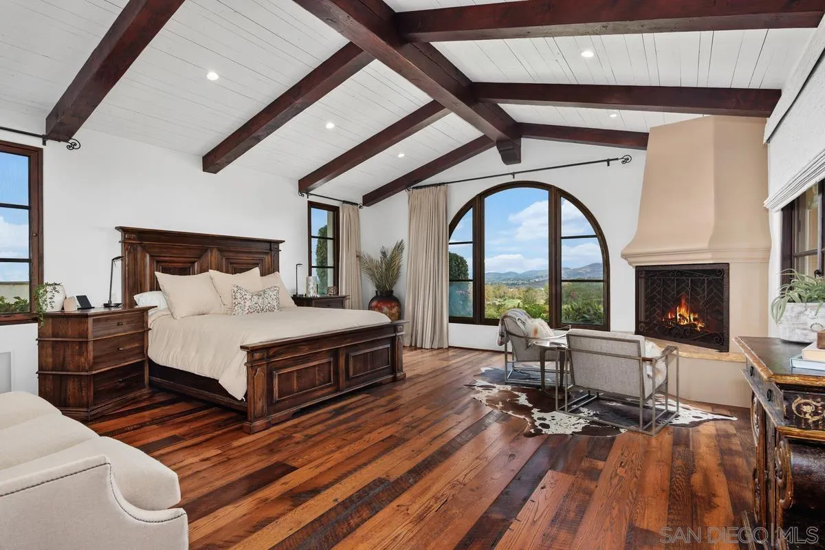 https://cdn.realtyfeed.com/cdn/127/260023587/562183eb6ad36588cd7753b36280b68c.webp