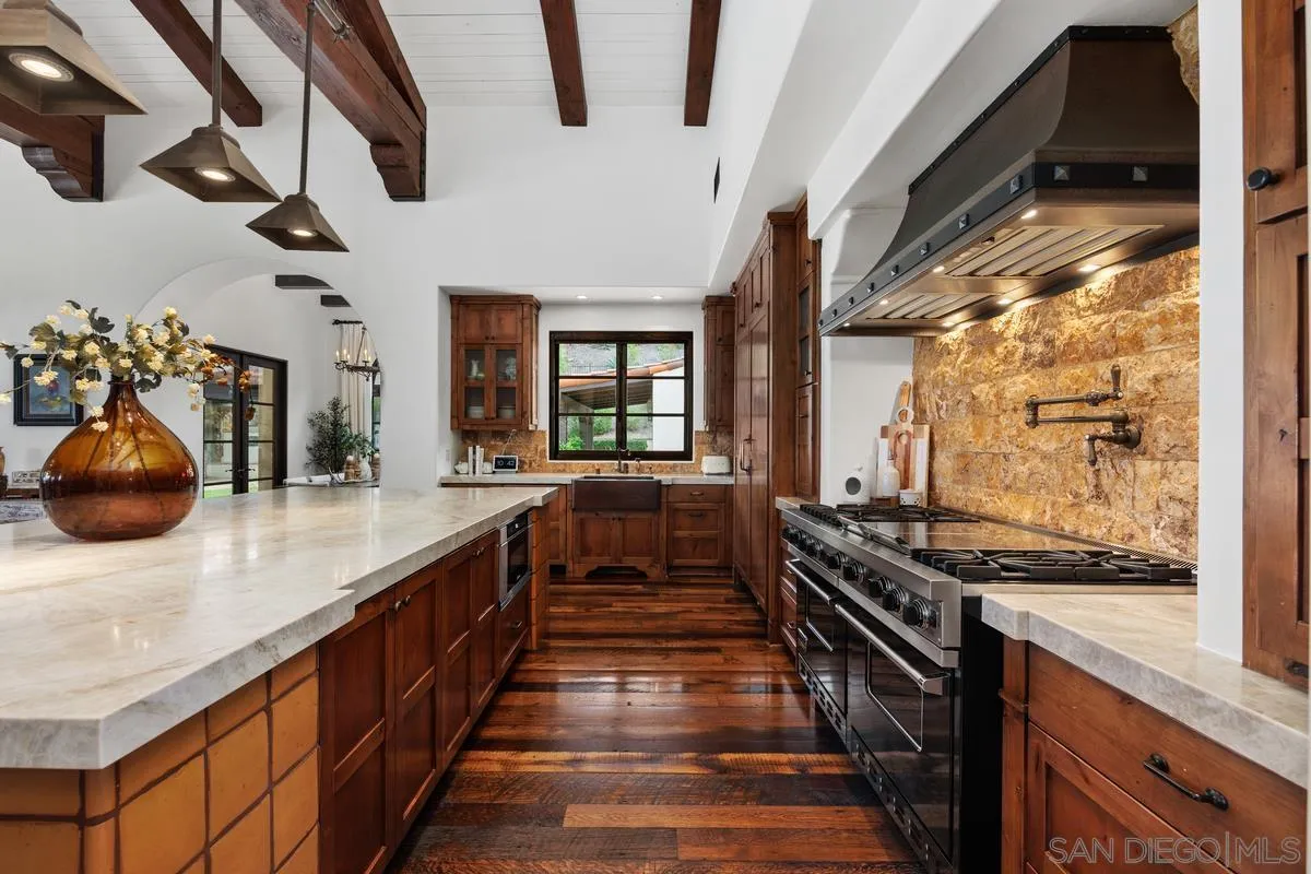 https://cdn.realtyfeed.com/cdn/127/260023587/8fcc7642b4c16b284e501e5b8ae17b58.webp