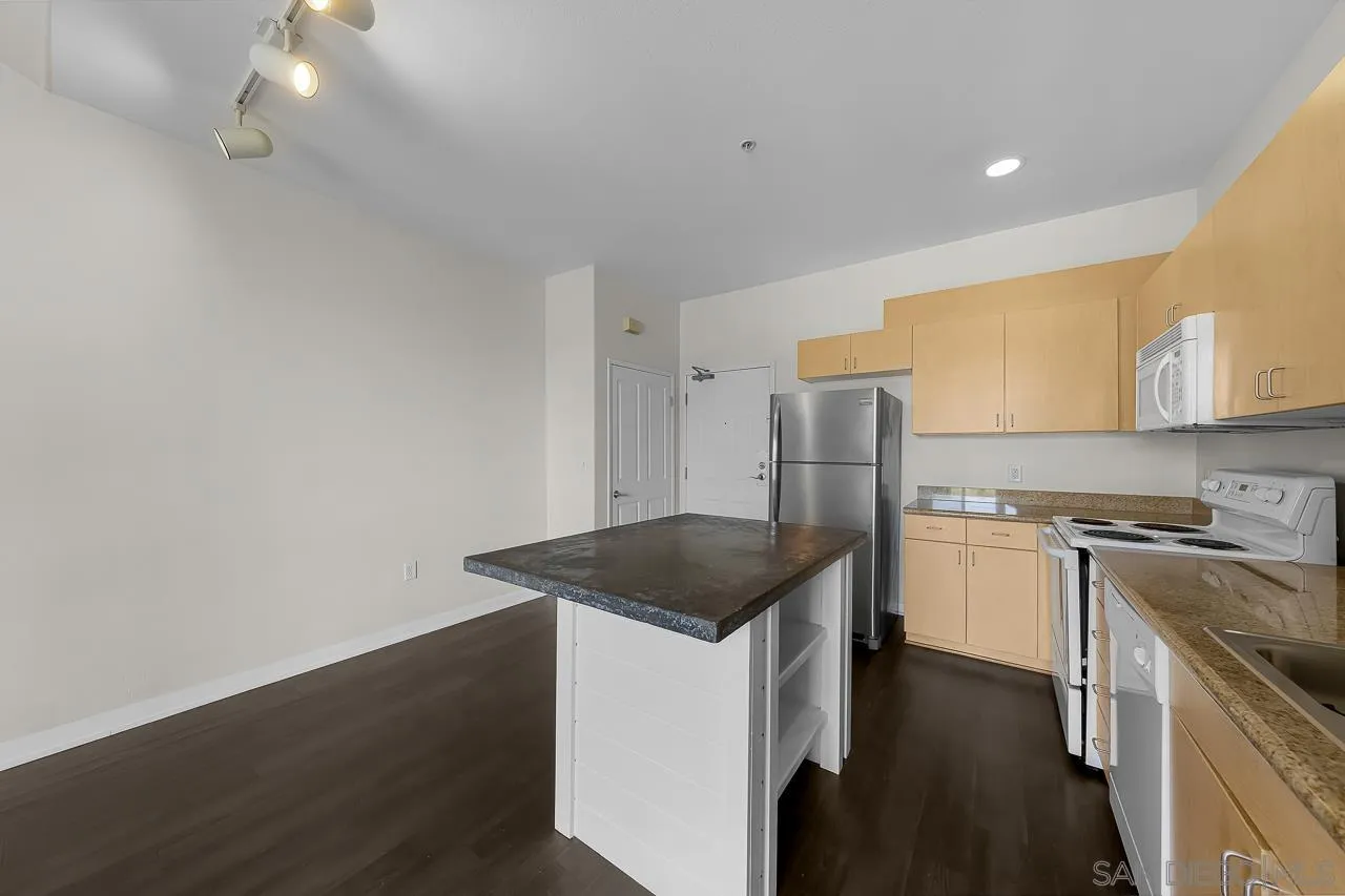 https://cdn.realtyfeed.com/cdn/127/260023590/046972c47b4543caf96fe373fdfda65c.webp