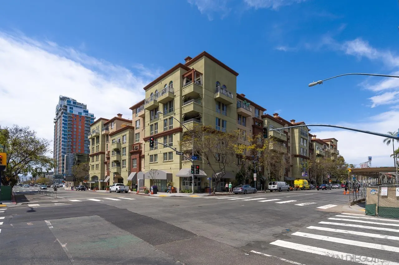 https://cdn.realtyfeed.com/cdn/127/260023590/1a8c651f18a7ef85b220d40e45b34616.webp