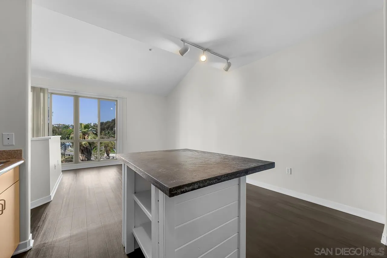 https://cdn.realtyfeed.com/cdn/127/260023590/2f44c213820316ad507ebfe2ef949fd5.webp
