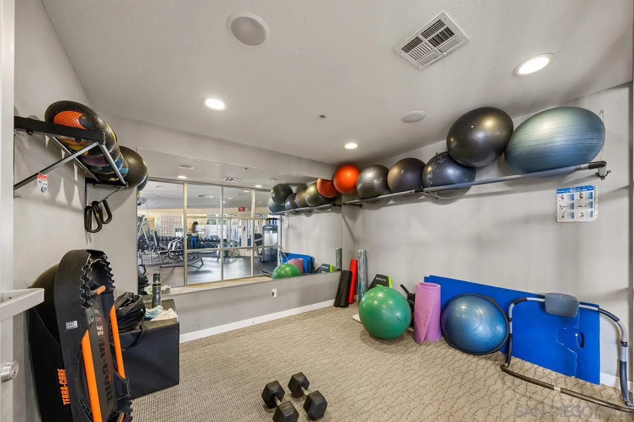 https://cdn.realtyfeed.com/cdn/127/260023590/6bcf69c2b47dd1fcd00994f5e79576a5.webp