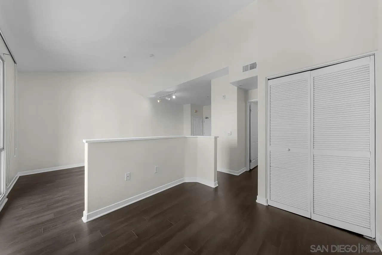 https://cdn.realtyfeed.com/cdn/127/260023590/d296a40b191ed0e5ed211947ab2bb576.webp