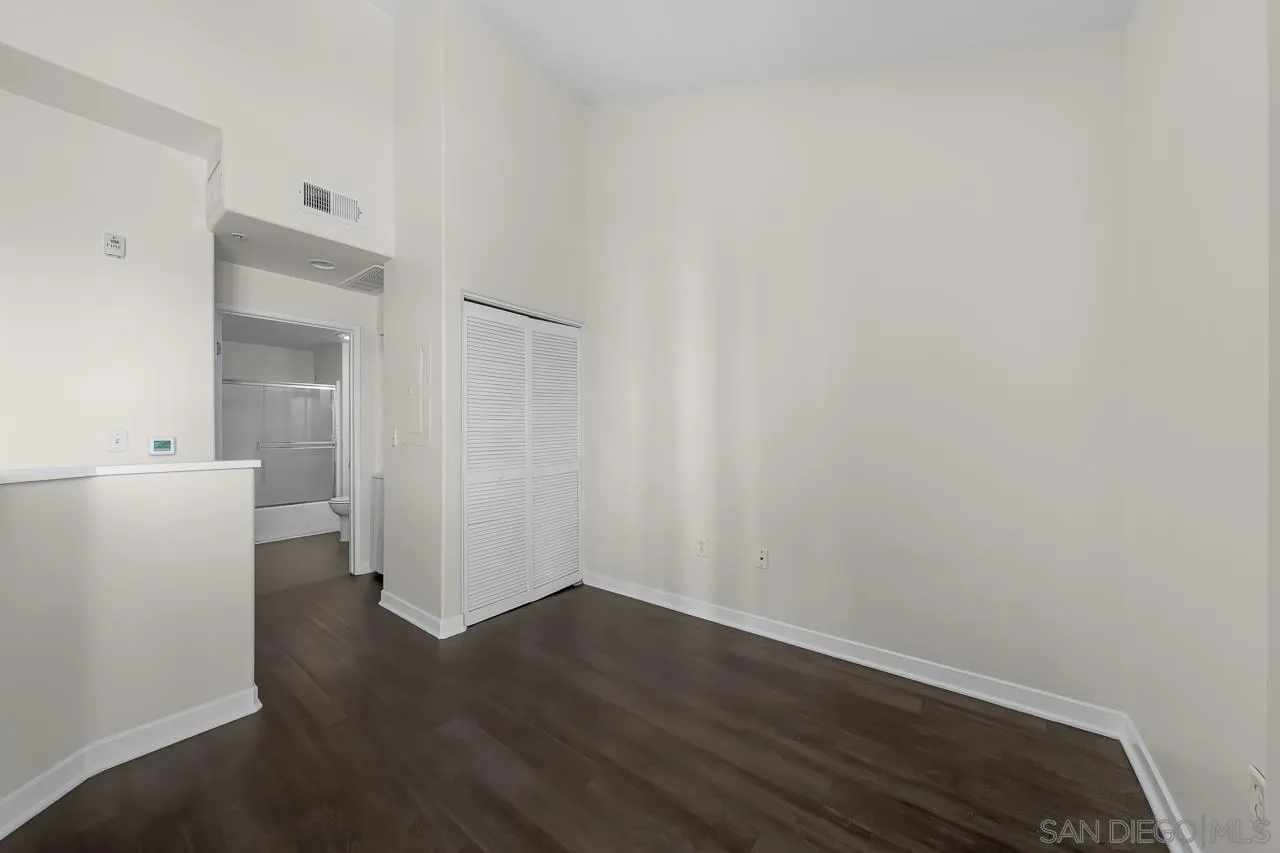 https://cdn.realtyfeed.com/cdn/127/260023590/ee41d104ba4bf44498138e2a40f91e5e.webp
