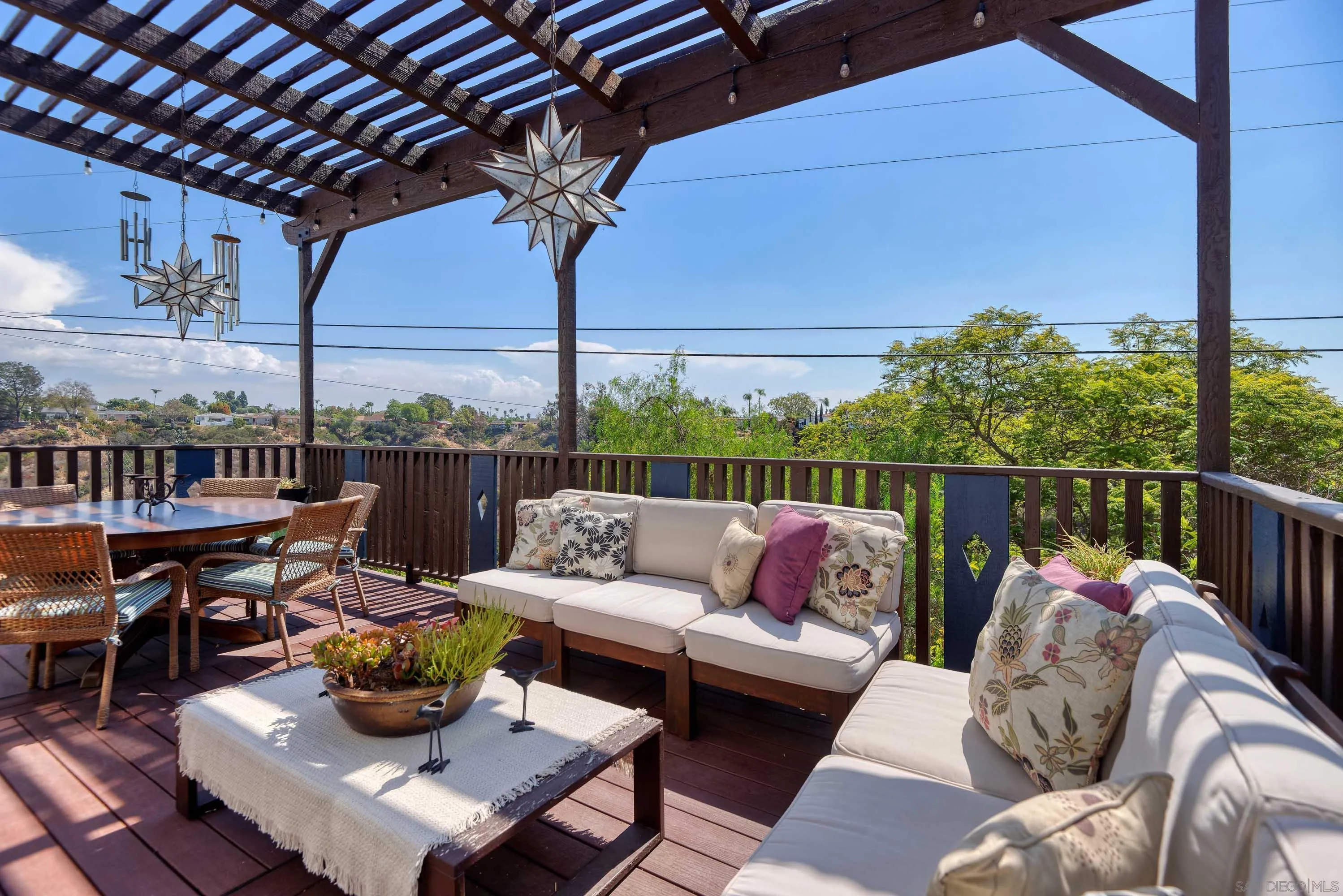 https://cdn.realtyfeed.com/cdn/127/260023594/cbac2dd2e1c34340c7ebbf302e23b762.webp