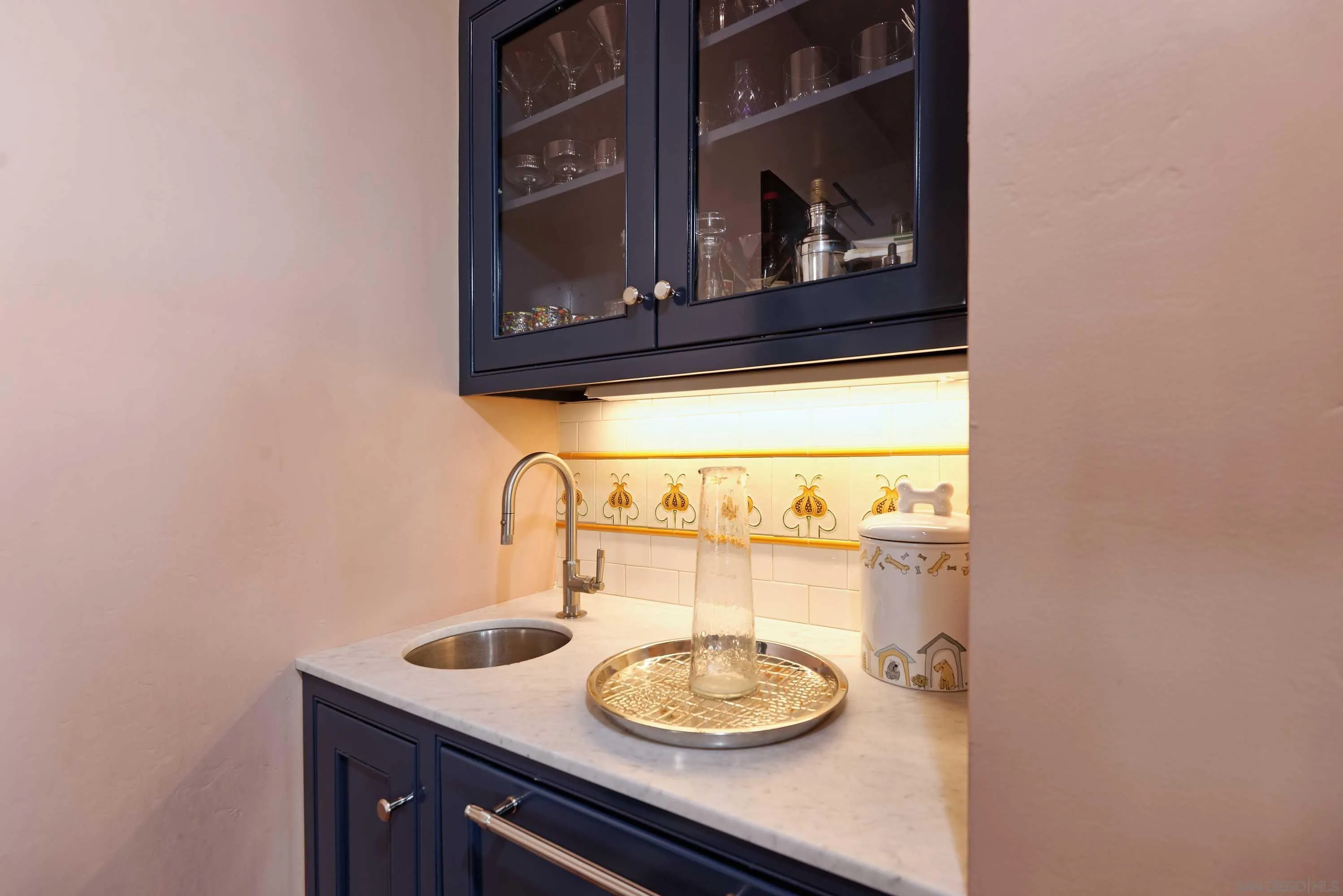 https://cdn.realtyfeed.com/cdn/127/260023594/eba72245197ee91d5da149bcfec1c836.webp