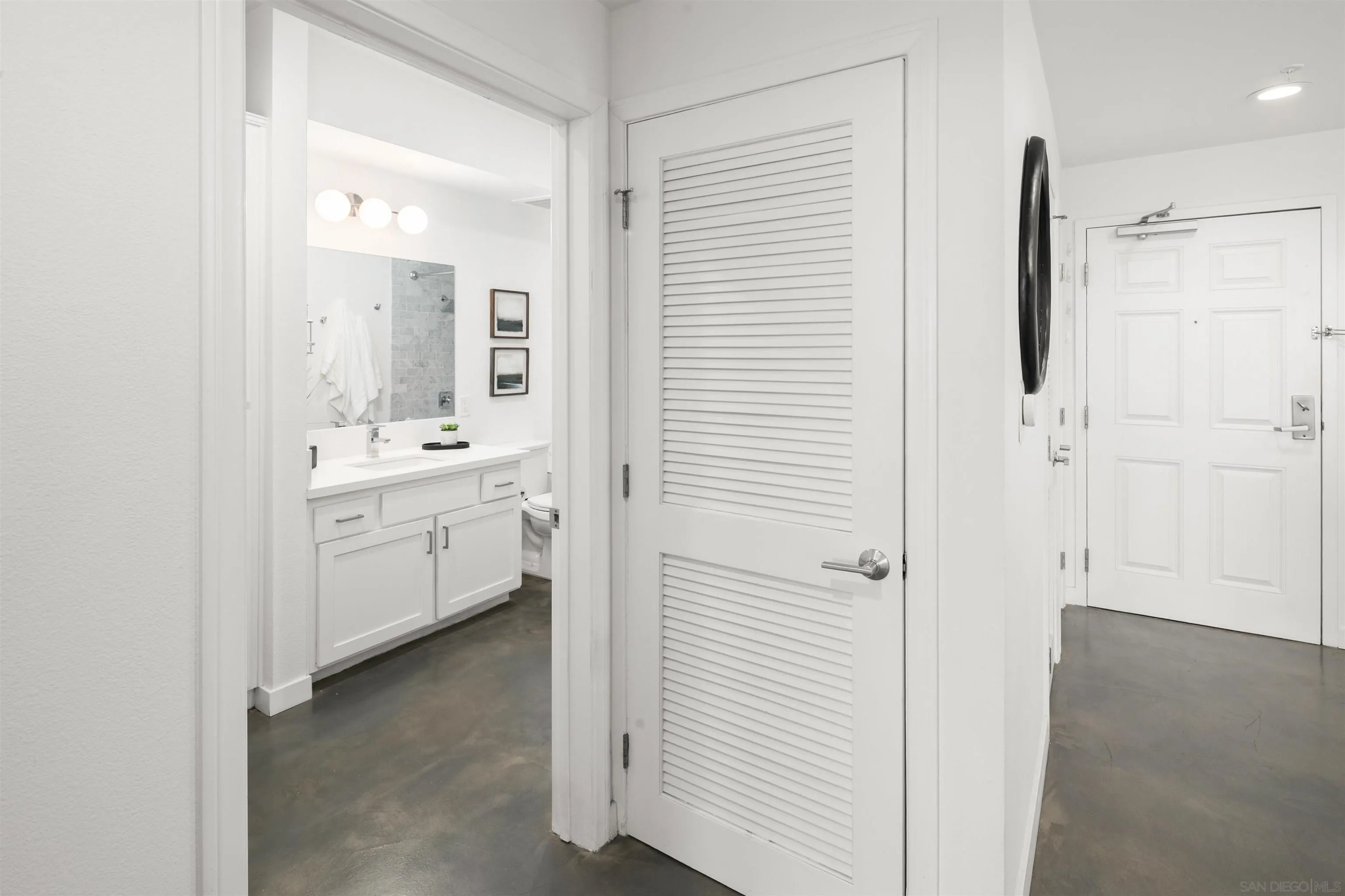 https://cdn.realtyfeed.com/cdn/127/260023595/75aaaf26477862481249472407db7d82.webp