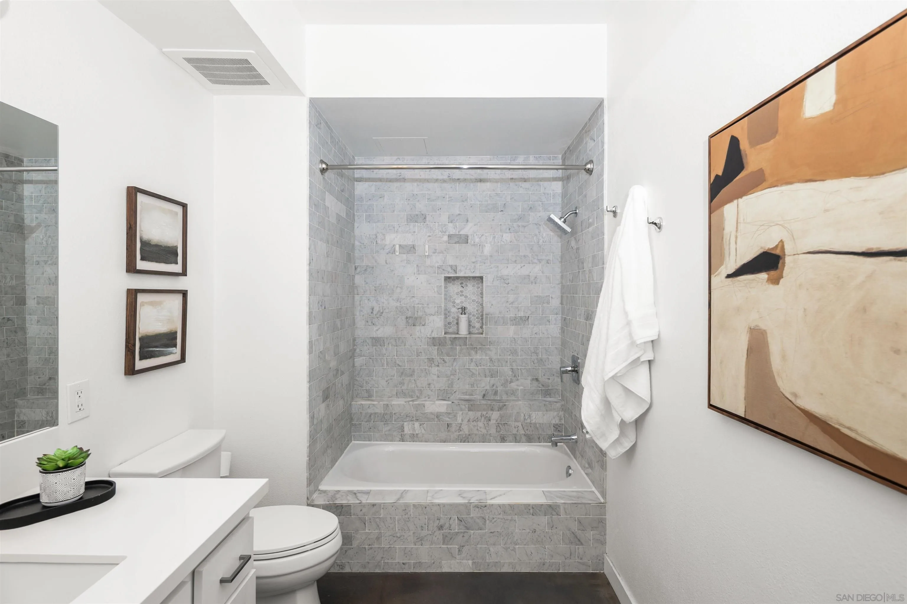 https://cdn.realtyfeed.com/cdn/127/260023595/c05b01a9a617bf0435880bd6c7ac0e64.webp