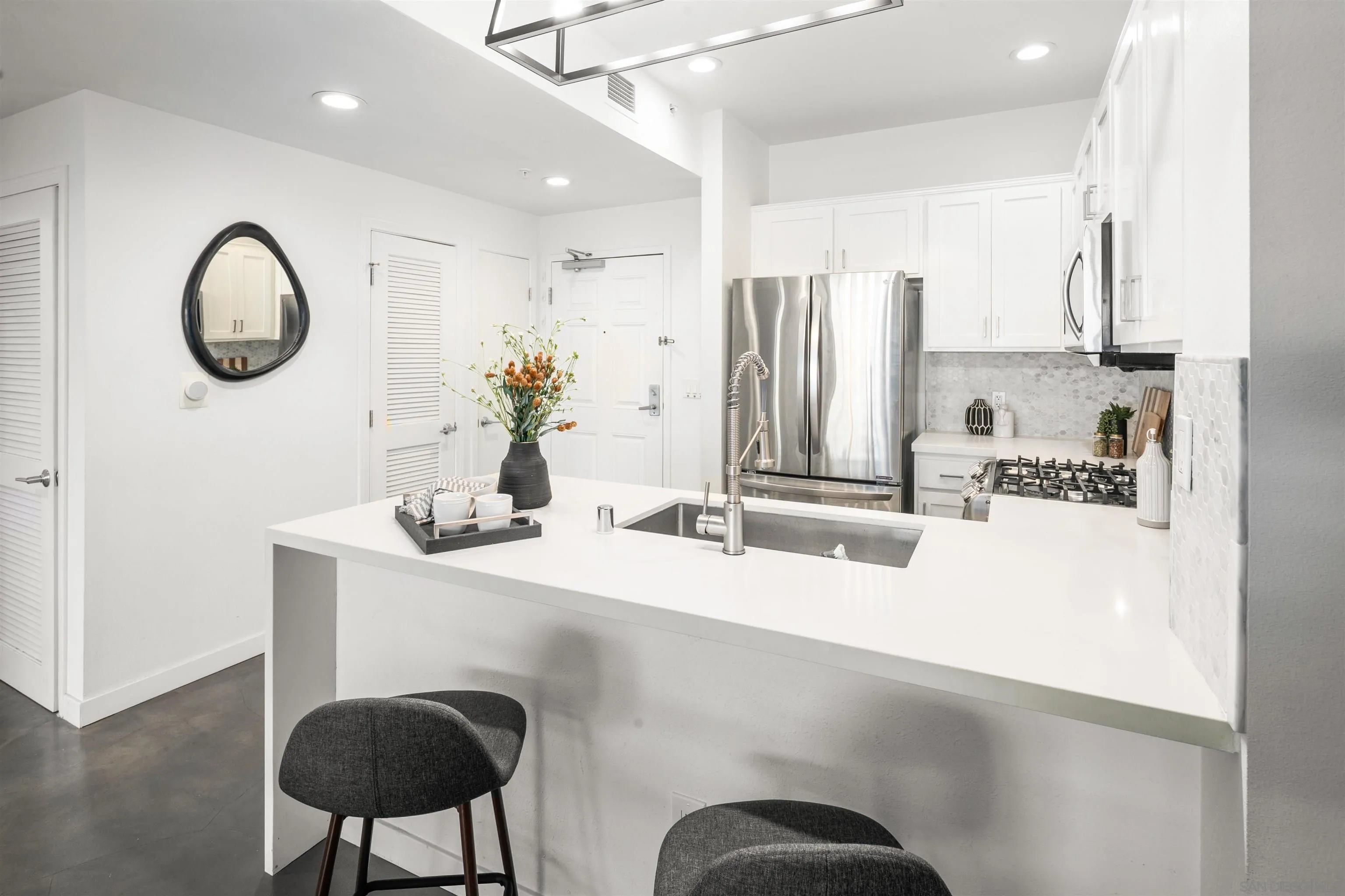 https://cdn.realtyfeed.com/cdn/127/260023595/ffd6d5ff94db9d62285980e175c462c5.webp