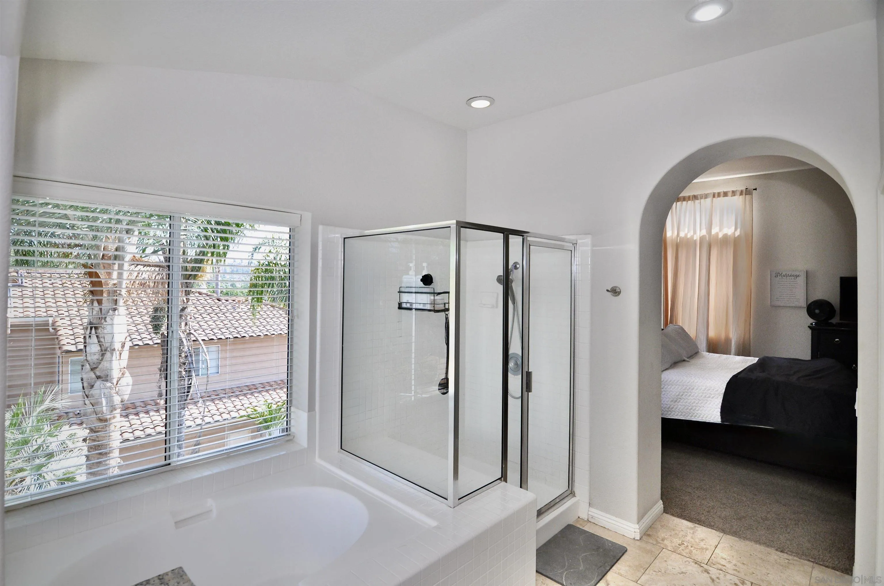 https://cdn.realtyfeed.com/cdn/127/260023597/0579d2d5722fccd356edff0966749b42.webp