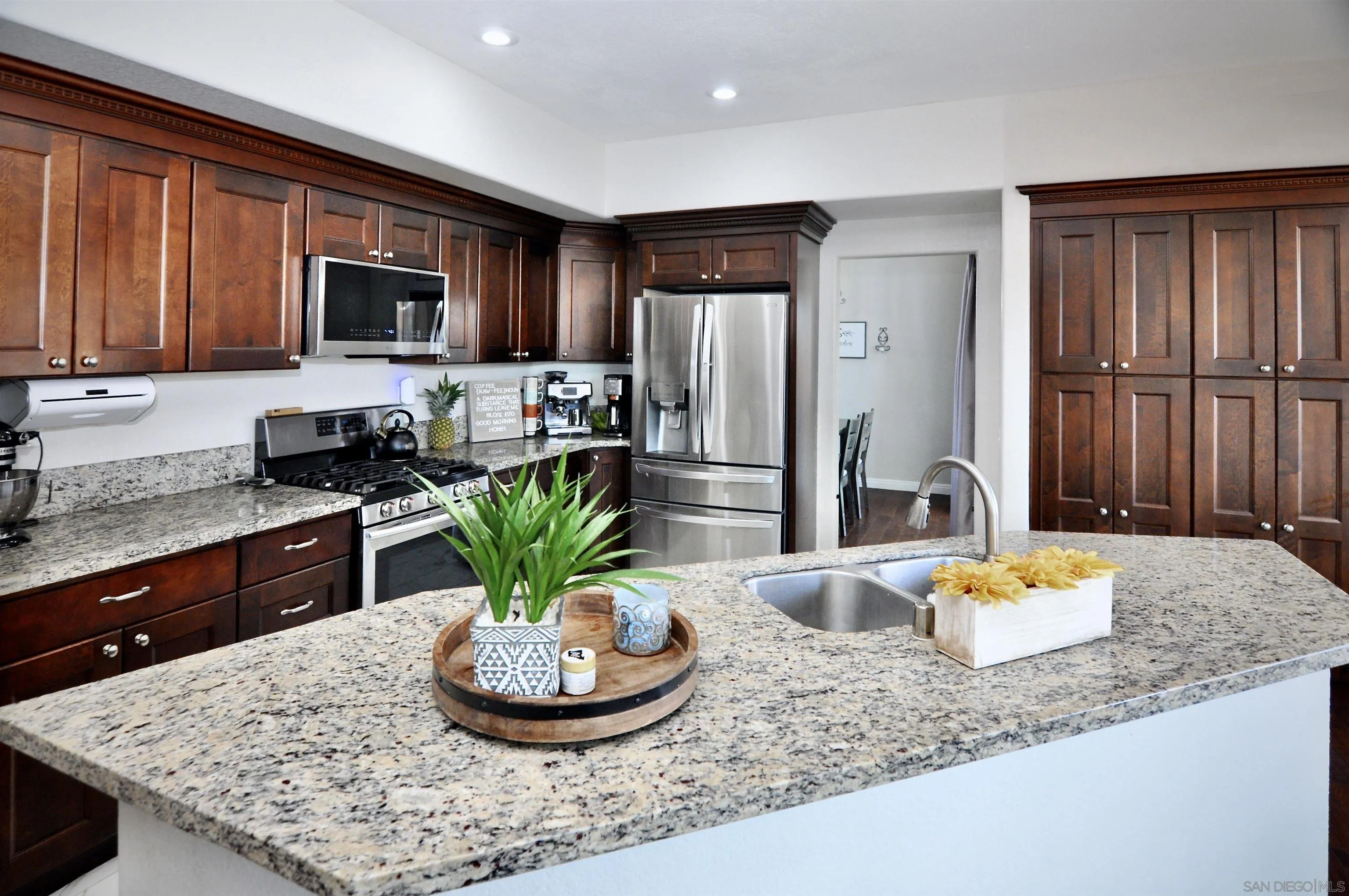 https://cdn.realtyfeed.com/cdn/127/260023597/06b39c2b71ca83a524e04bcc95b24fcd.webp