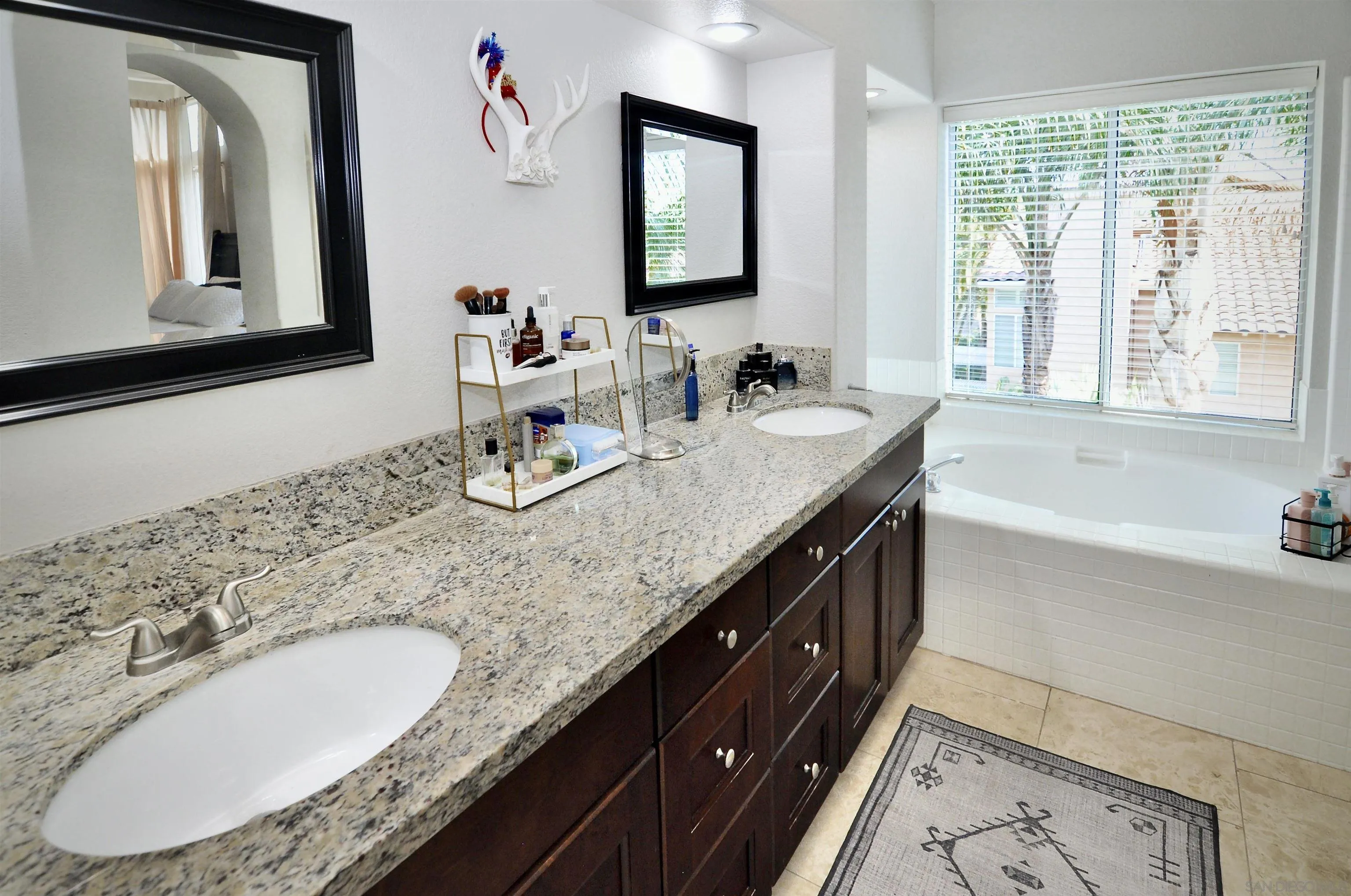 https://cdn.realtyfeed.com/cdn/127/260023597/143a05c82dcf2bd191a502964c0436b1.webp