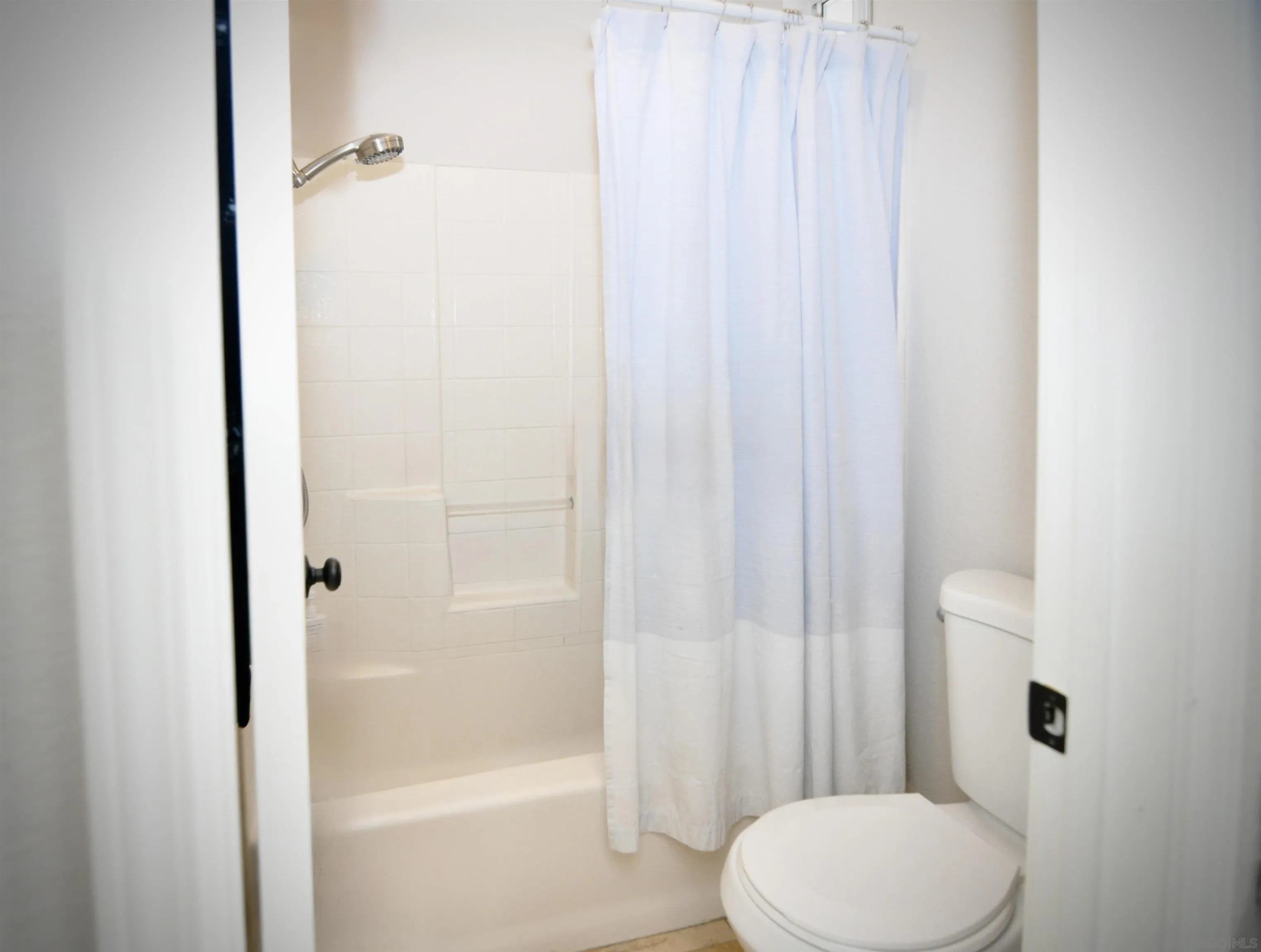 https://cdn.realtyfeed.com/cdn/127/260023597/20a46f82eaaa7d2fc5ed1b441a147d57.webp