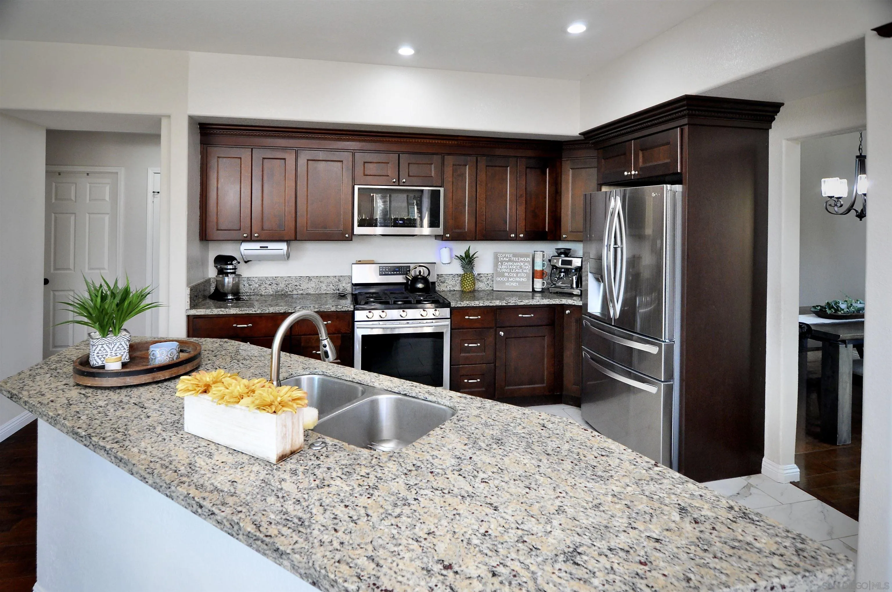 https://cdn.realtyfeed.com/cdn/127/260023597/76be3d64dab73fdecaf4623519750e40.webp