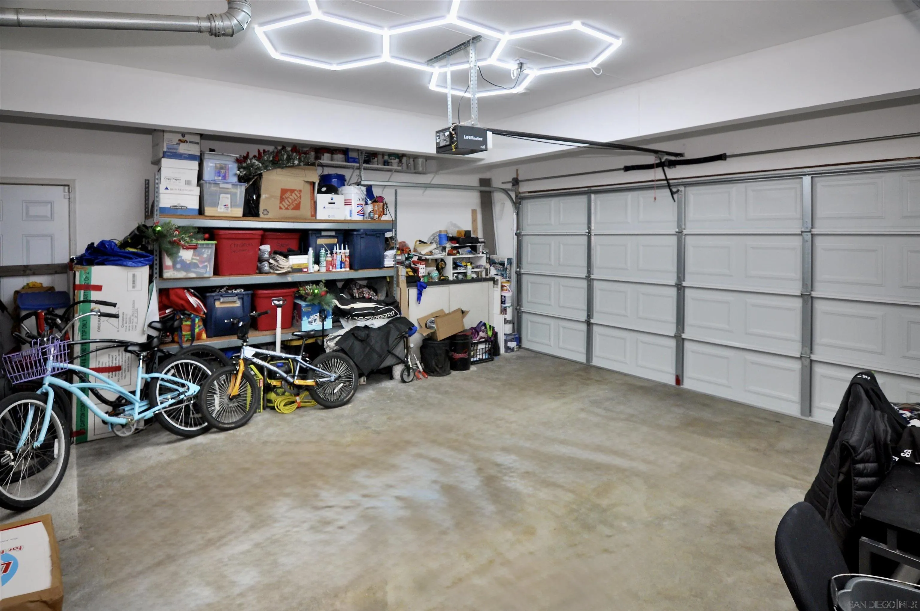 https://cdn.realtyfeed.com/cdn/127/260023597/90e0bde53fd2f2792c84955c4e2d31a8.webp