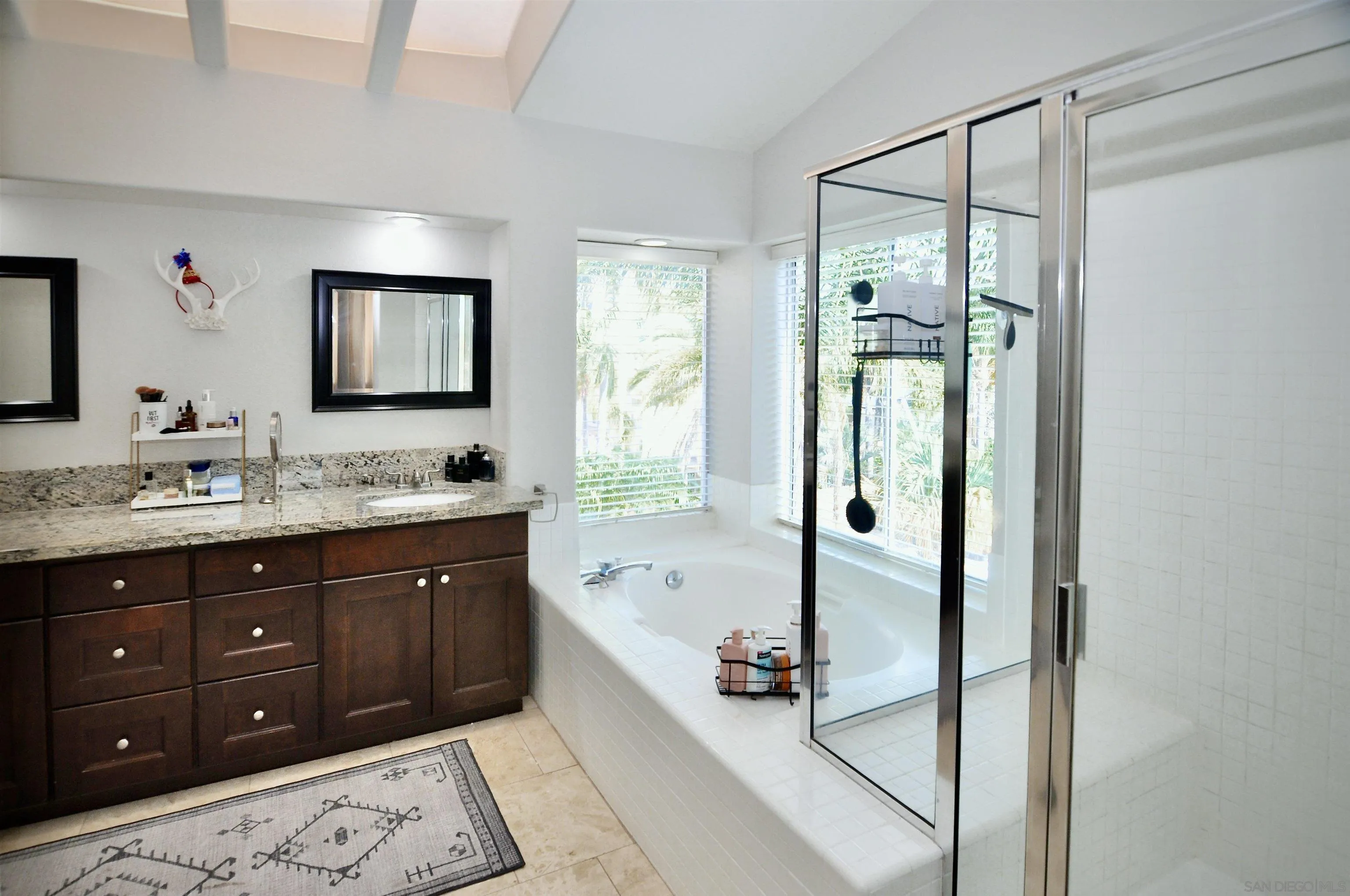 https://cdn.realtyfeed.com/cdn/127/260023597/d3b8de6f57aa426b0773b80817520e56.webp