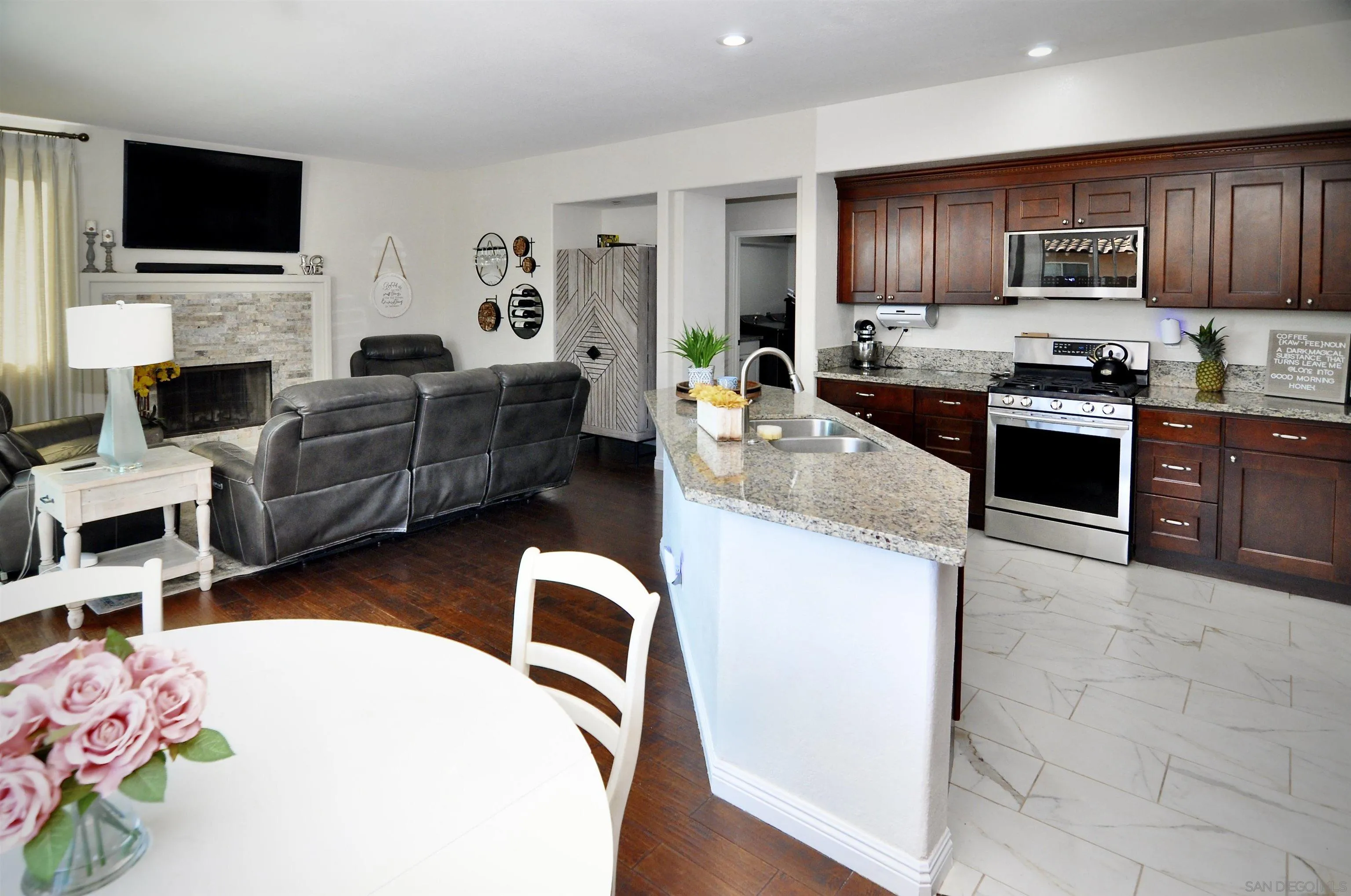 https://cdn.realtyfeed.com/cdn/127/260023597/eb9a494991798b033e36807b48a474e0.webp