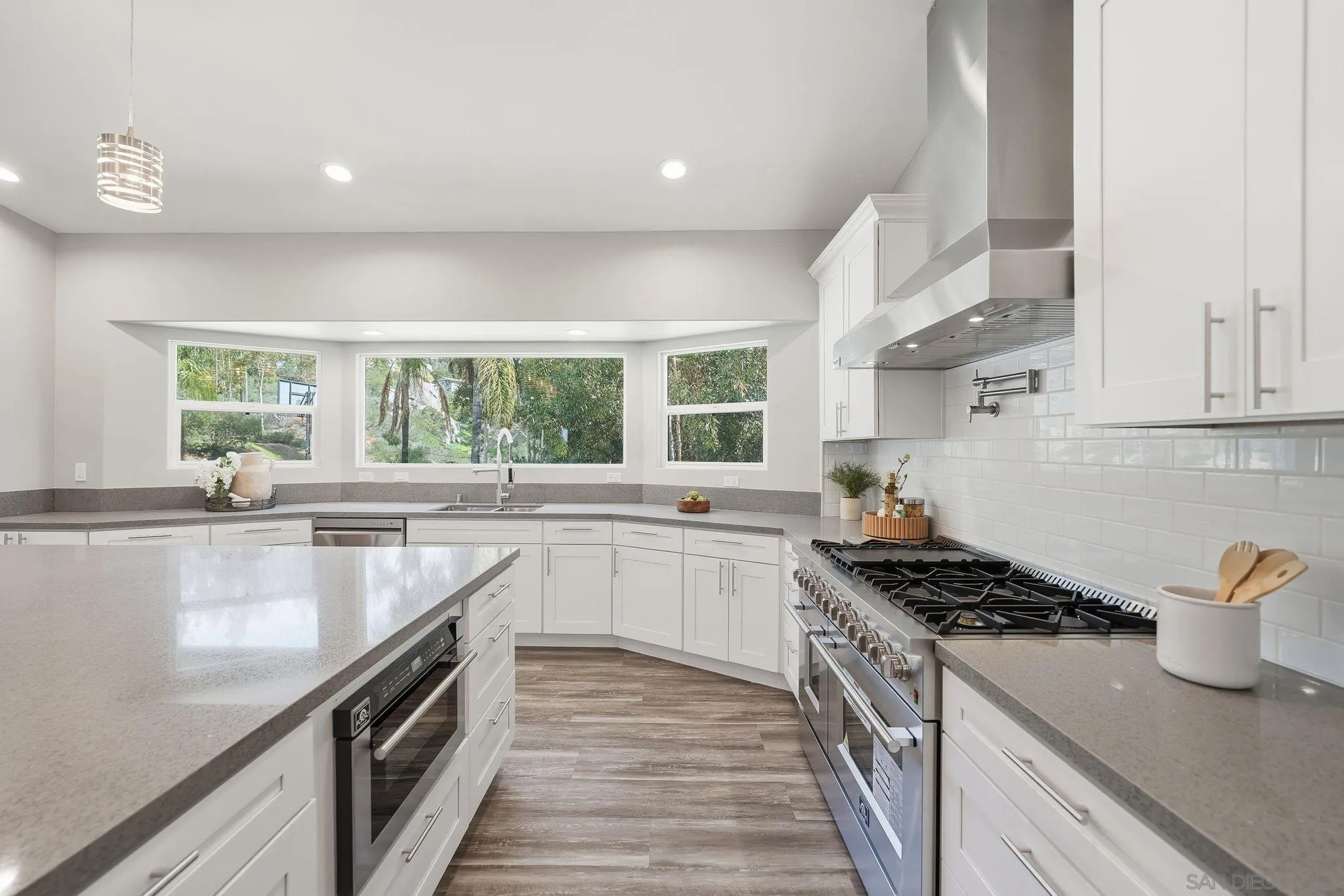 https://cdn.realtyfeed.com/cdn/127/260023598/020664ea2816a0b973682a8c94b64a3b.webp