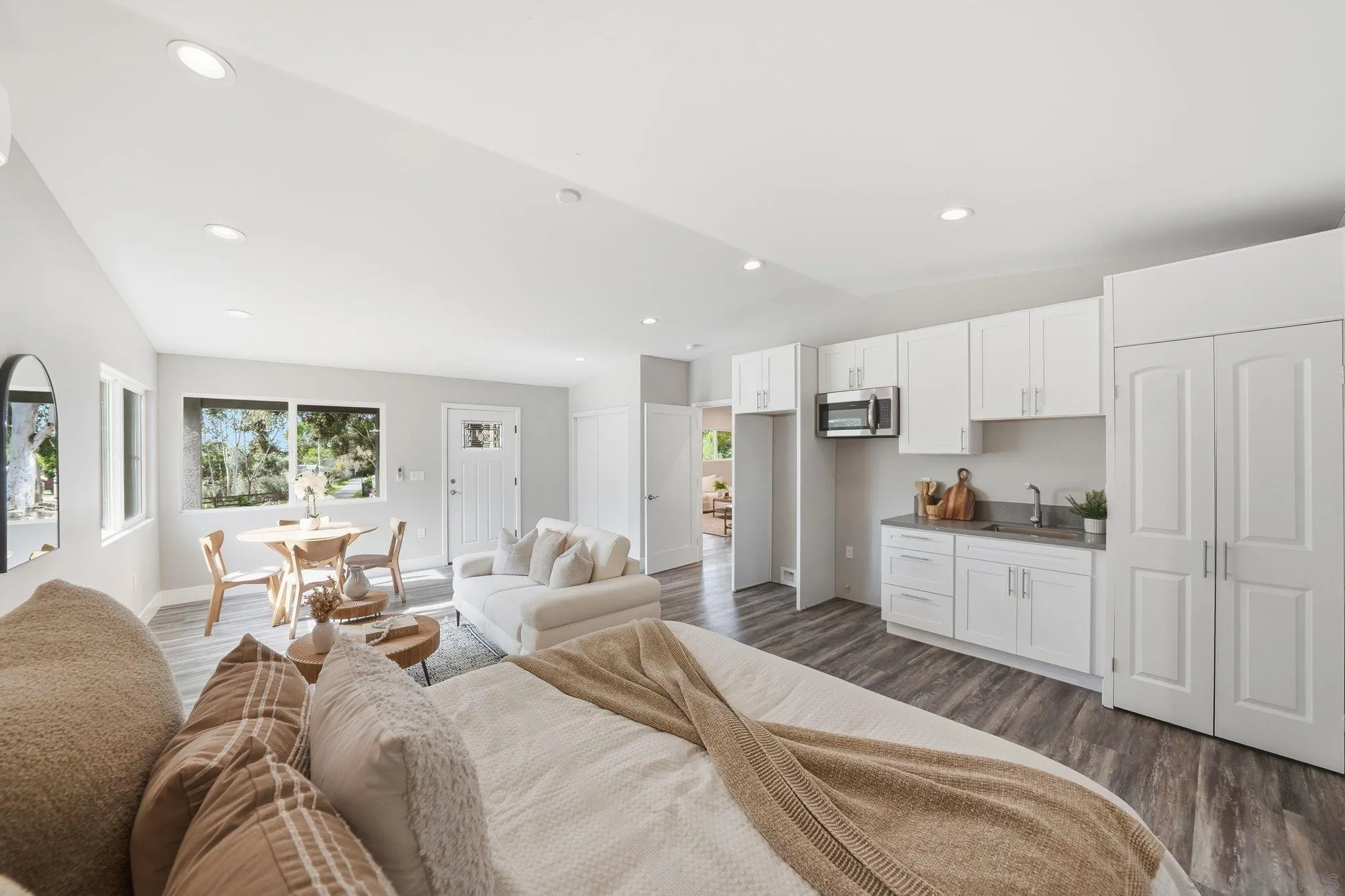 https://cdn.realtyfeed.com/cdn/127/260023598/15489e0a2c281824a0f166a952c12250.webp