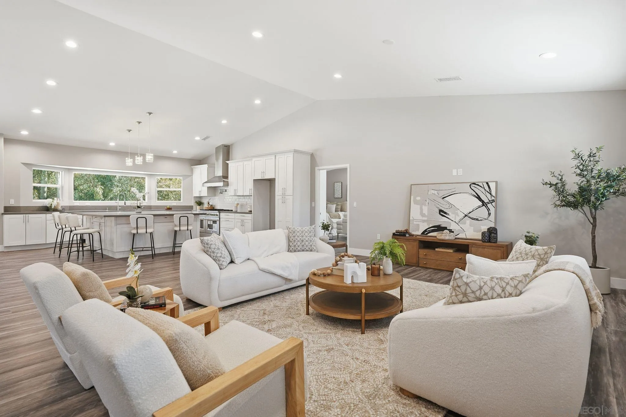 https://cdn.realtyfeed.com/cdn/127/260023598/2a54a96d2dbc58fc8844d0031d08d664.webp