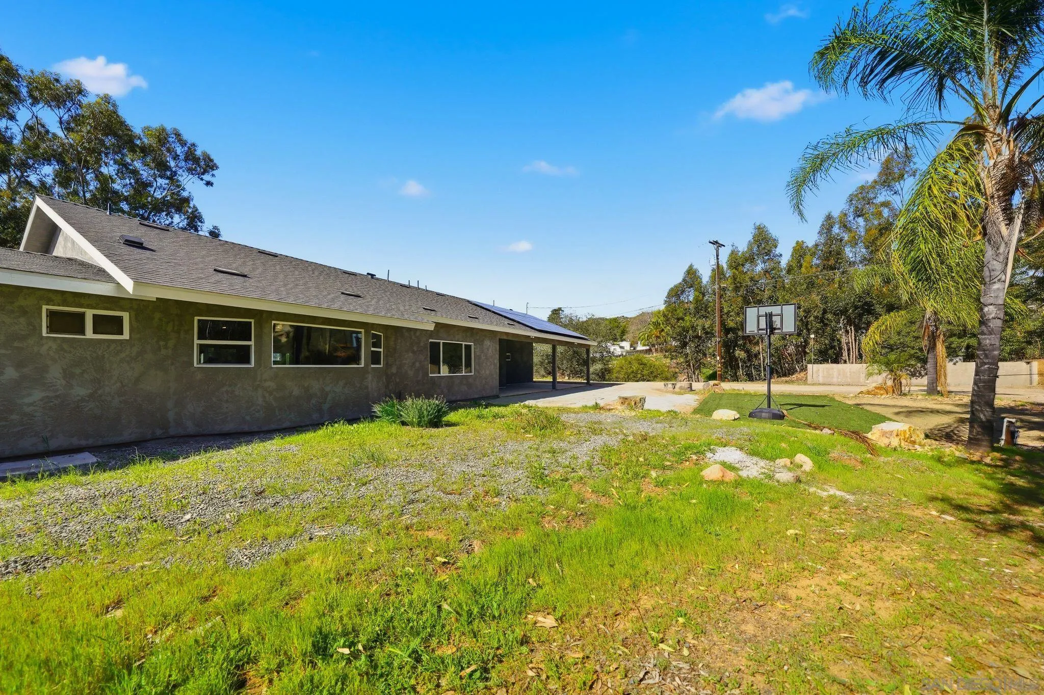 https://cdn.realtyfeed.com/cdn/127/260023598/4954ed7efcda16249c0bbd2f38df4e52.webp