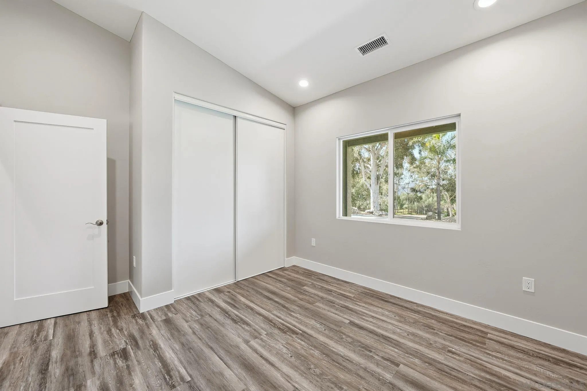 https://cdn.realtyfeed.com/cdn/127/260023598/68ac51f870396ce515922afef6c8c730.webp