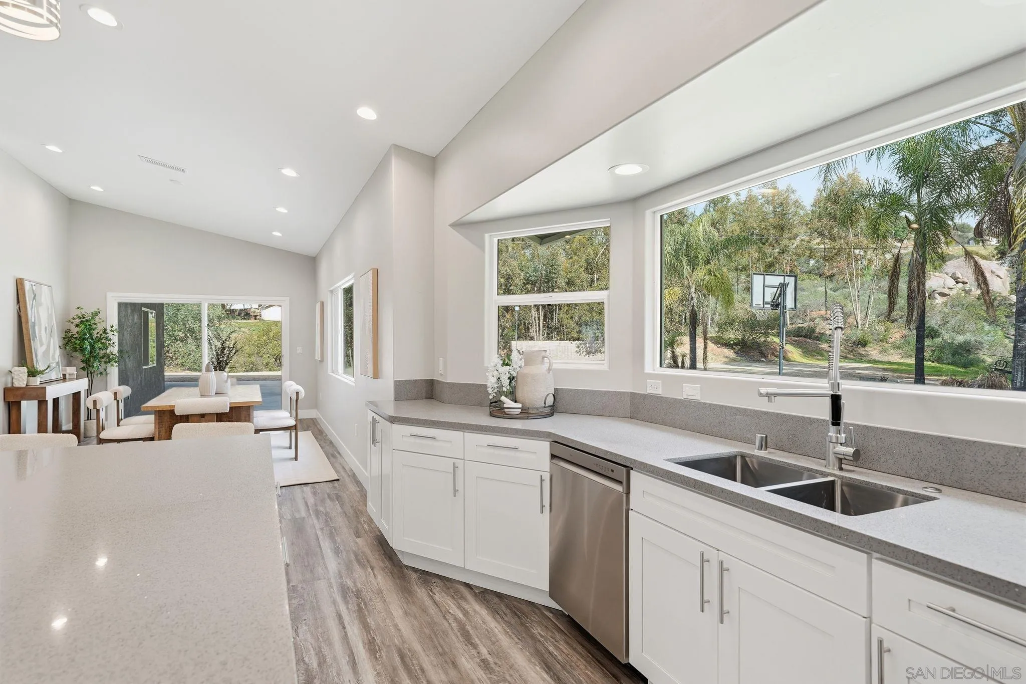 https://cdn.realtyfeed.com/cdn/127/260023598/8b20160b796cb074bcc31eebf32d2f69.webp