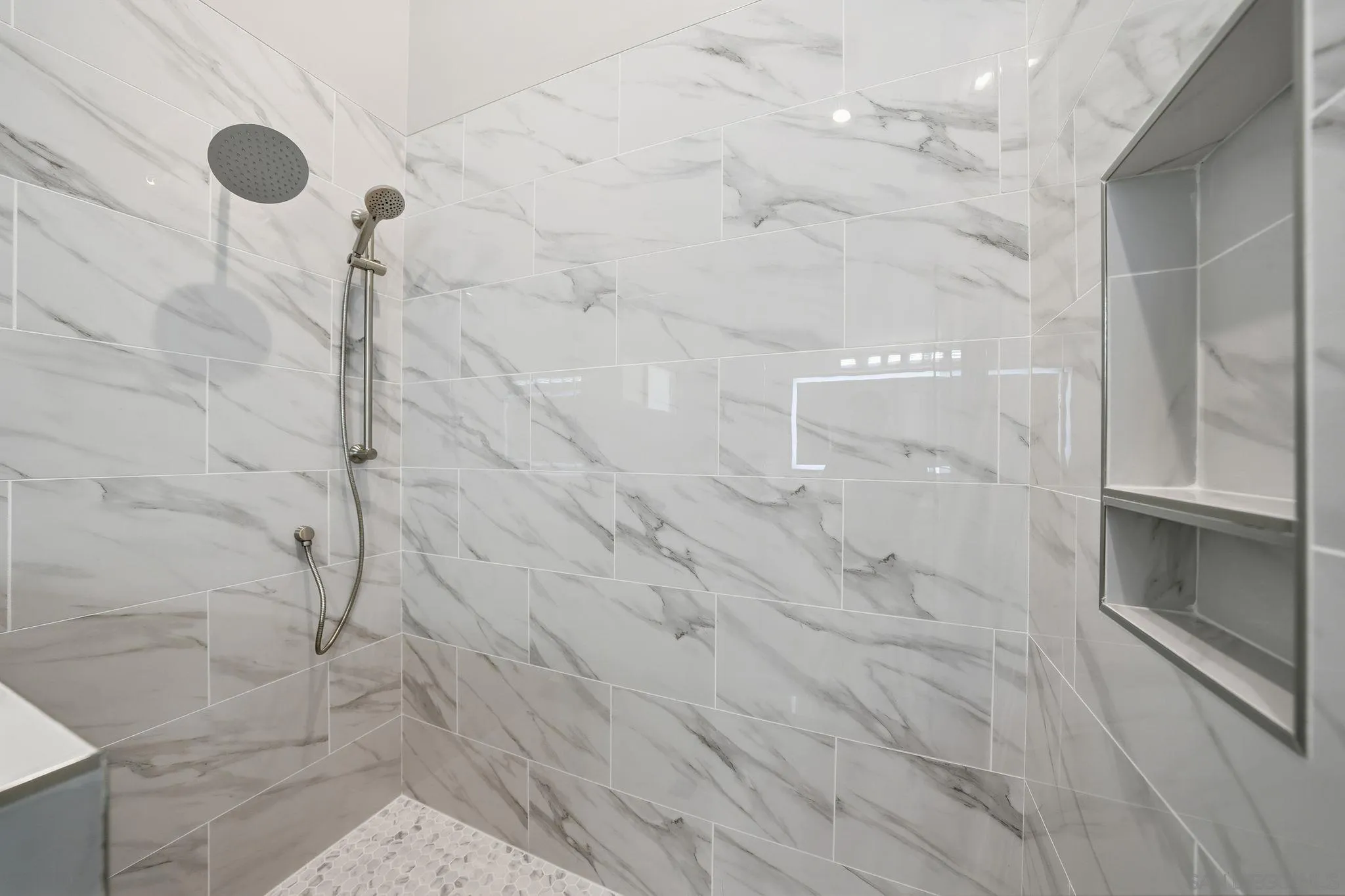 https://cdn.realtyfeed.com/cdn/127/260023598/9f0a712a24f3c4c2e0283aa67a59d6e5.webp