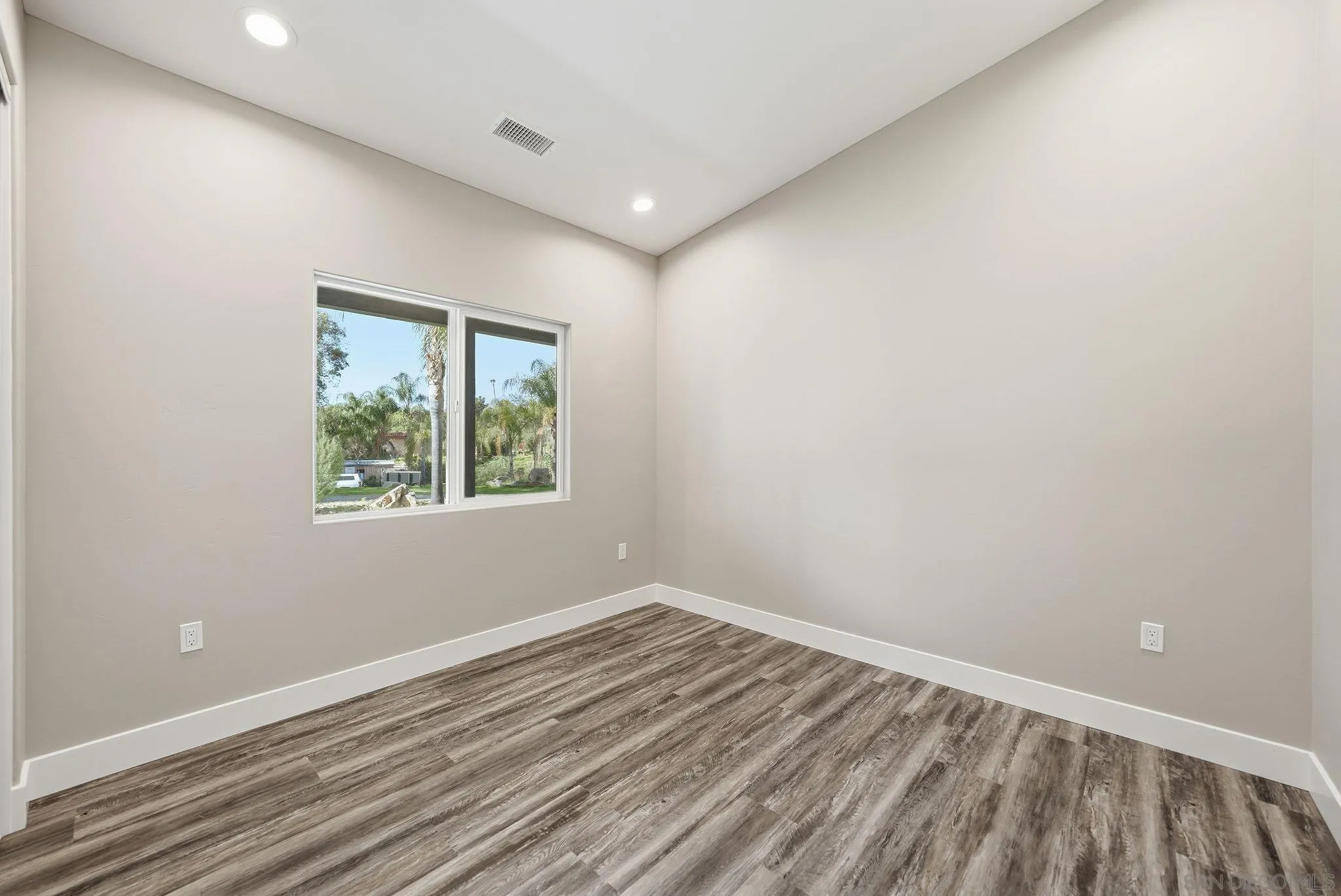 https://cdn.realtyfeed.com/cdn/127/260023598/d7f6eb99acee1709c5240ce972b07534.webp