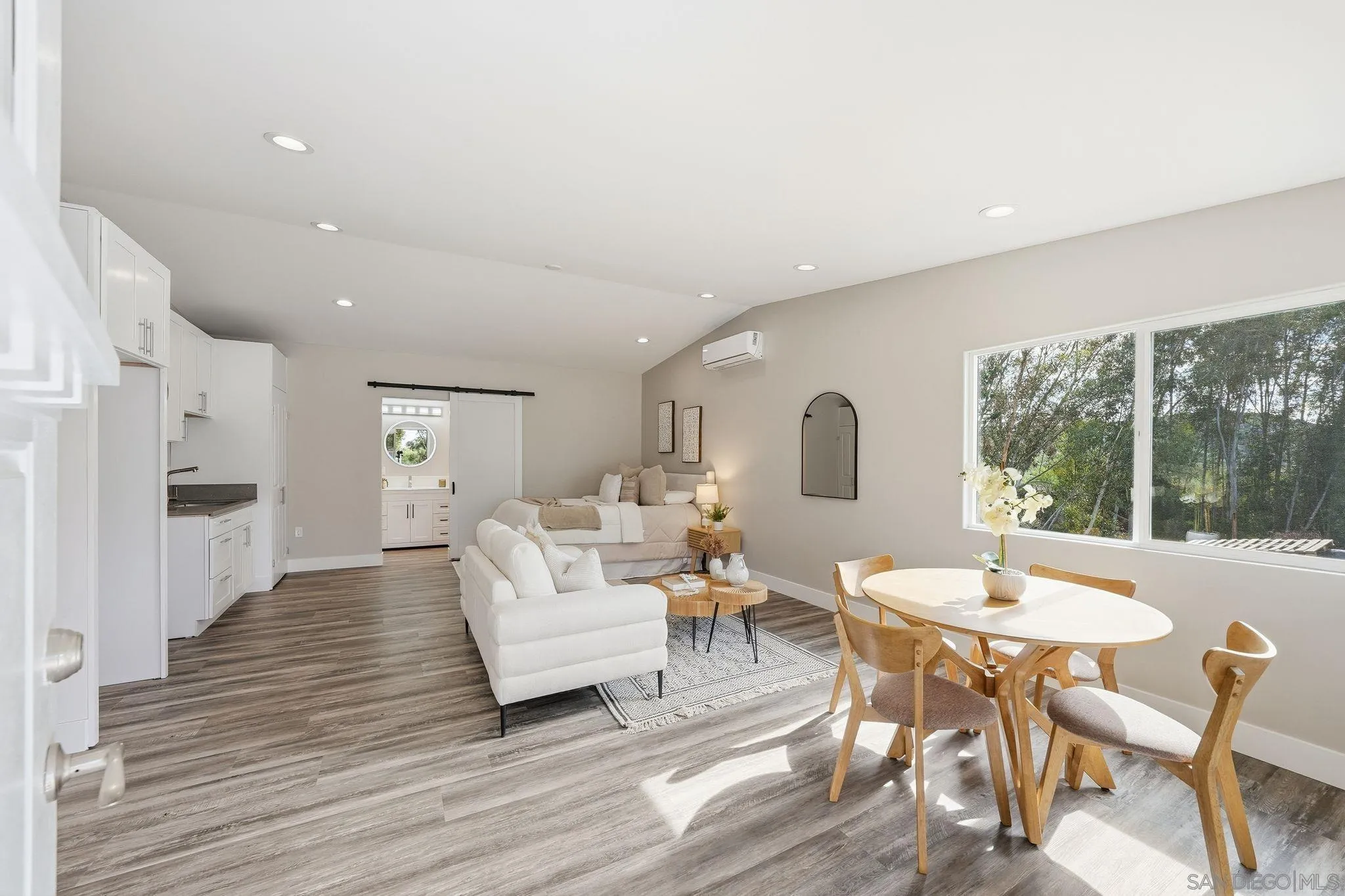https://cdn.realtyfeed.com/cdn/127/260023598/df8f16818e0d2d9347f027ac8b4643d4.webp