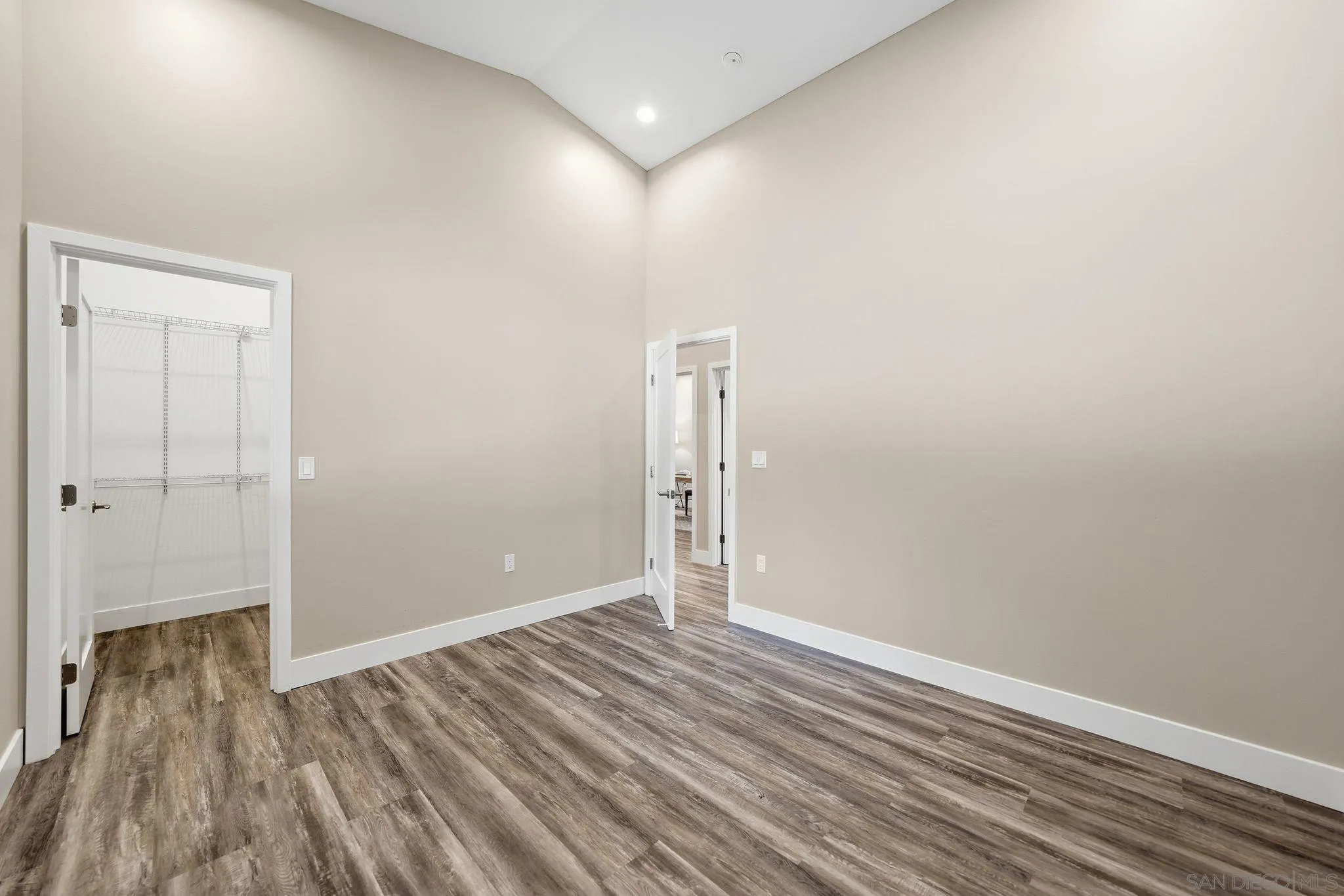https://cdn.realtyfeed.com/cdn/127/260023598/f184ccabfcaa4d7071c60cc868d53d67.webp