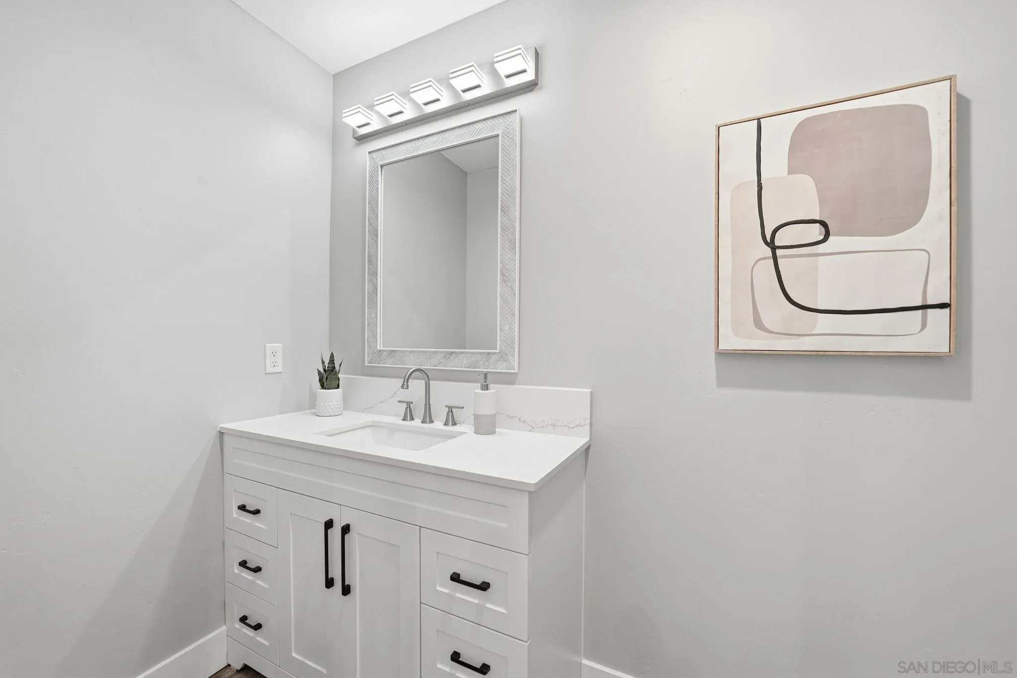https://cdn.realtyfeed.com/cdn/127/260023598/f73ffae0ce5ae1f7fe249d8e2e723c85.webp