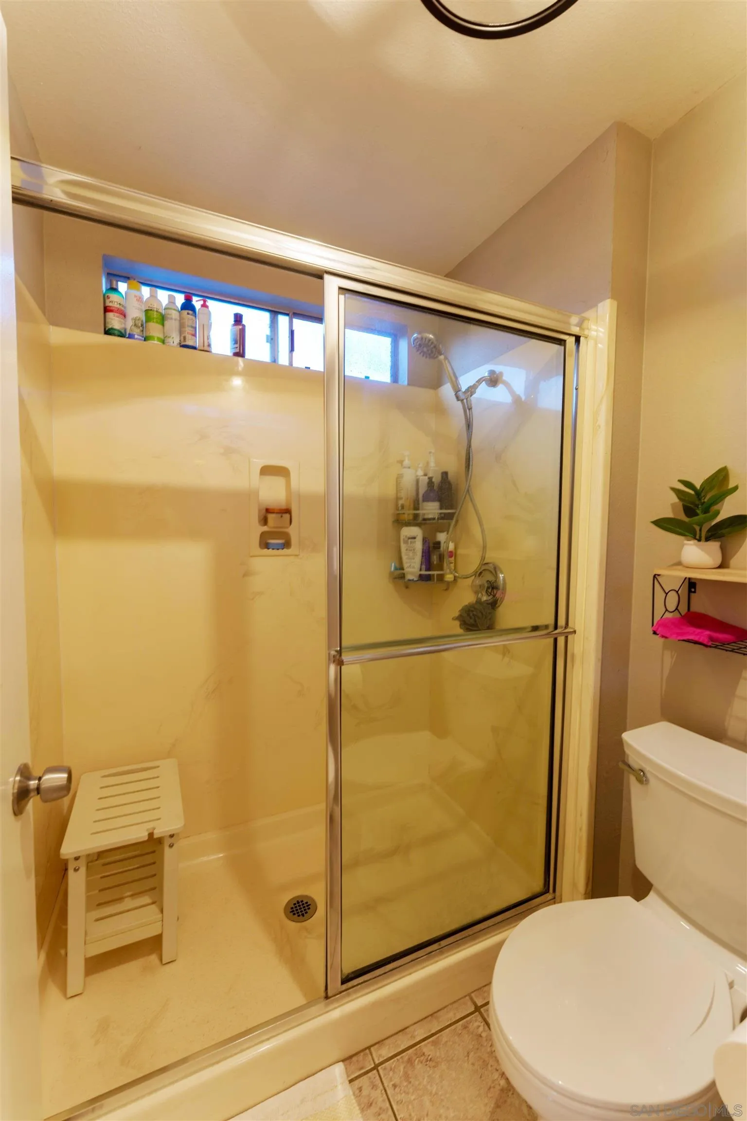 https://cdn.realtyfeed.com/cdn/127/260023607/806bb8eeafe59247eba72d0ee9b3205c.webp