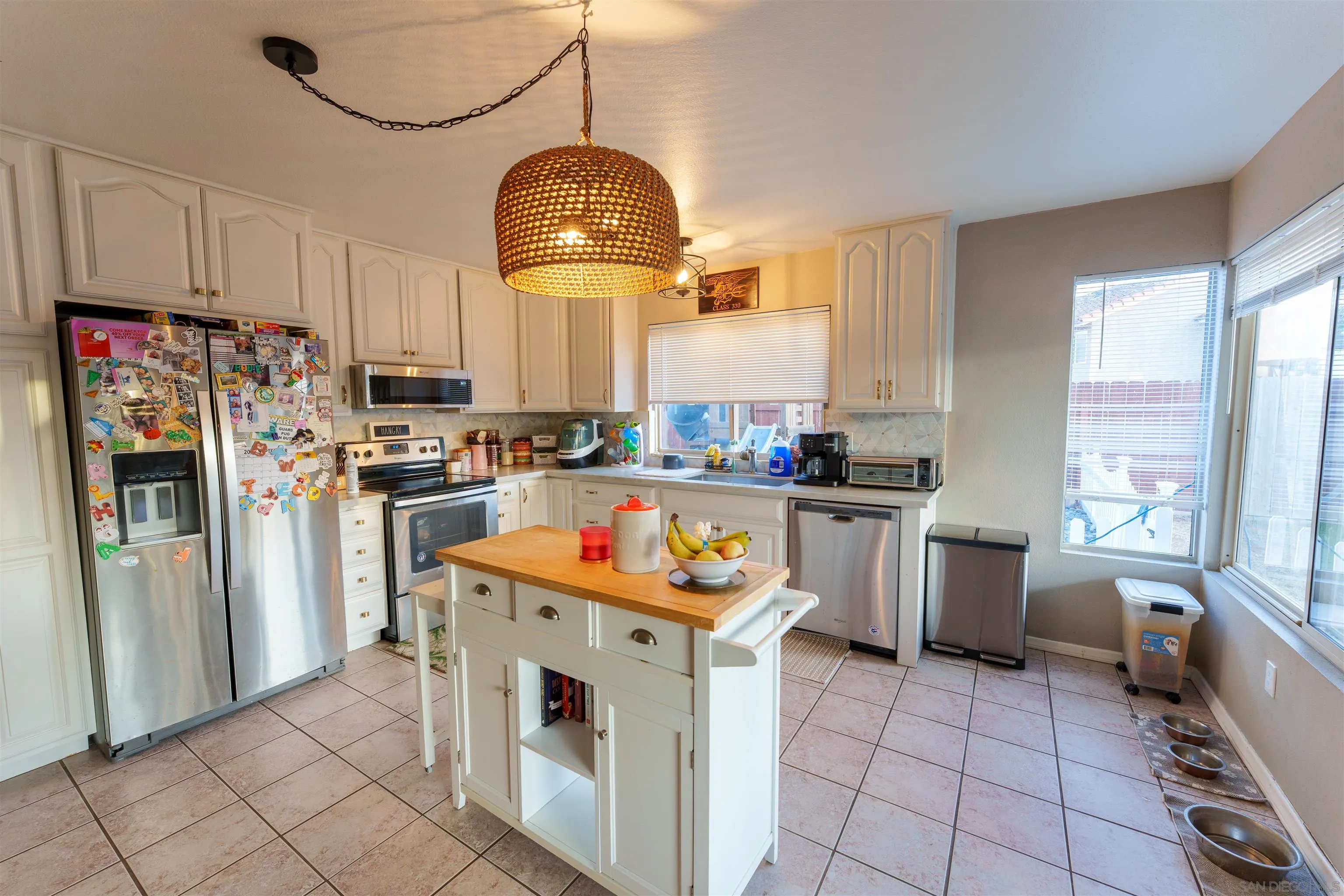 https://cdn.realtyfeed.com/cdn/127/260023607/a35a78fbb1cd0315aef0ce79339640f7.webp
