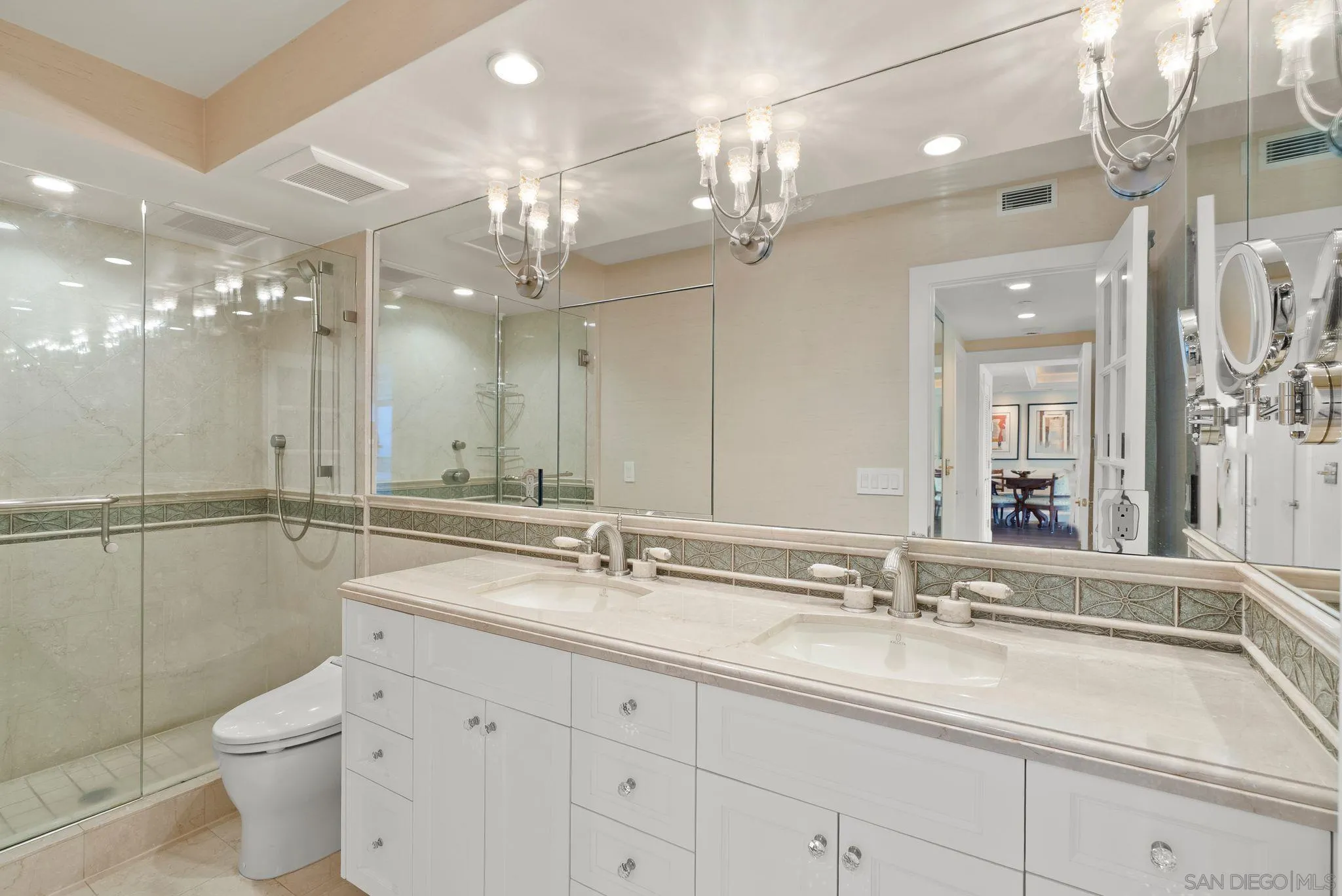https://cdn.realtyfeed.com/cdn/127/260023608/d45f2f33a5760336a6ba0aad62e0a3c9.webp
