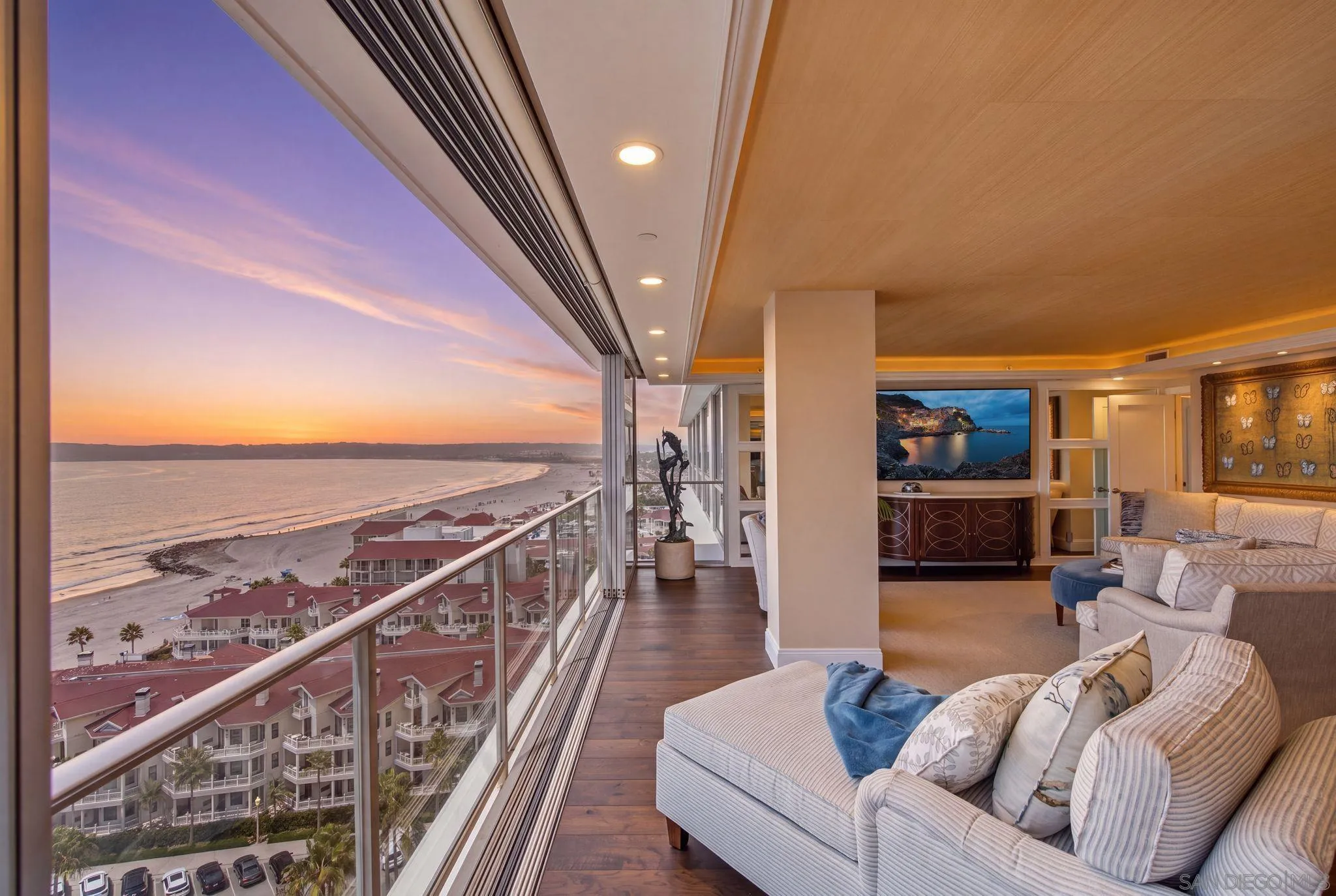 https://cdn.realtyfeed.com/cdn/127/260023608/f7fea430e65088fbab478ef865e1389f.webp