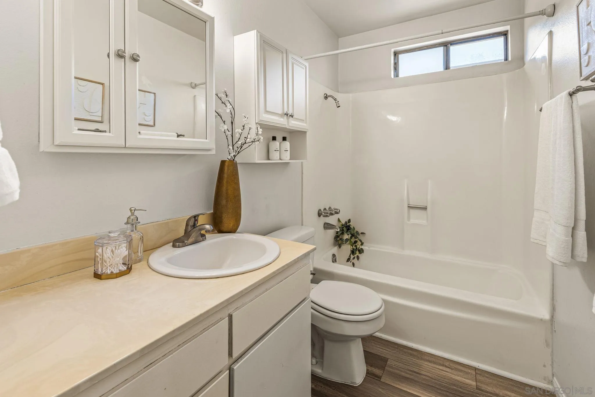 https://cdn.realtyfeed.com/cdn/127/260023612/8747e5b6909a7921044ac6384a22d7c1.webp