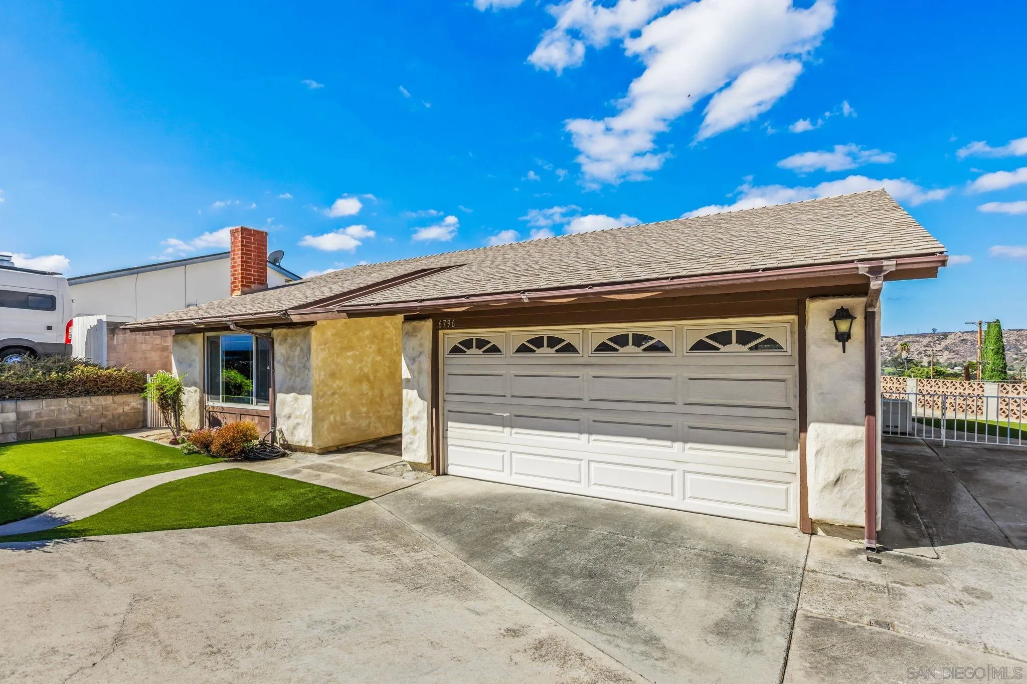 https://cdn.realtyfeed.com/cdn/127/260023612/b8cc732b387bb7e1e7b5d62ef4cdda31.webp