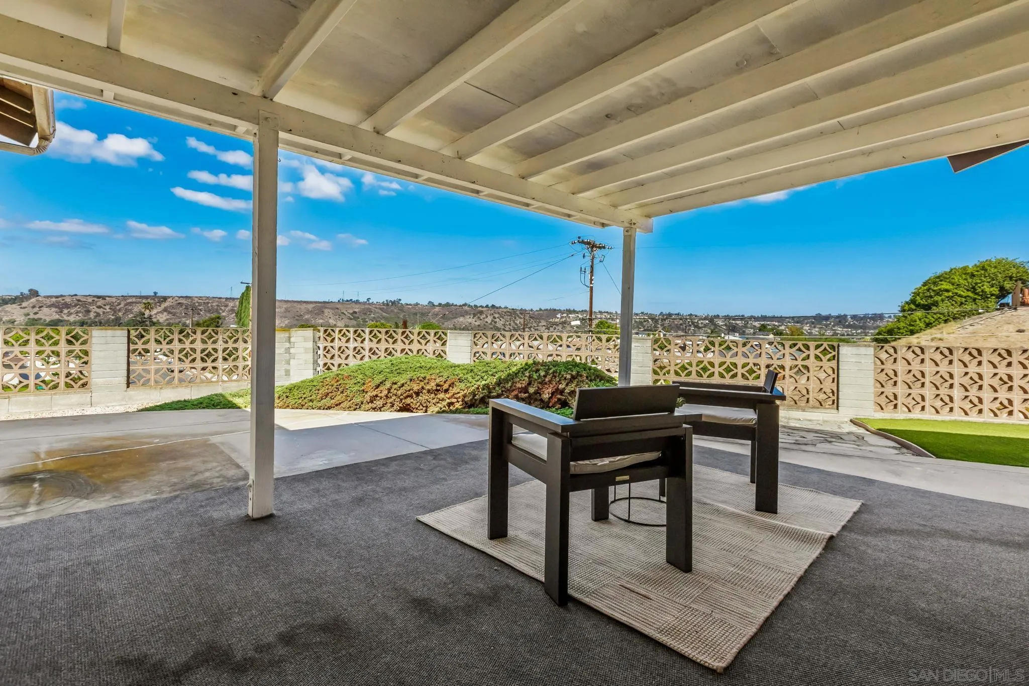 https://cdn.realtyfeed.com/cdn/127/260023612/ef8351e9dd3375365aae87eec60bf5f6.webp