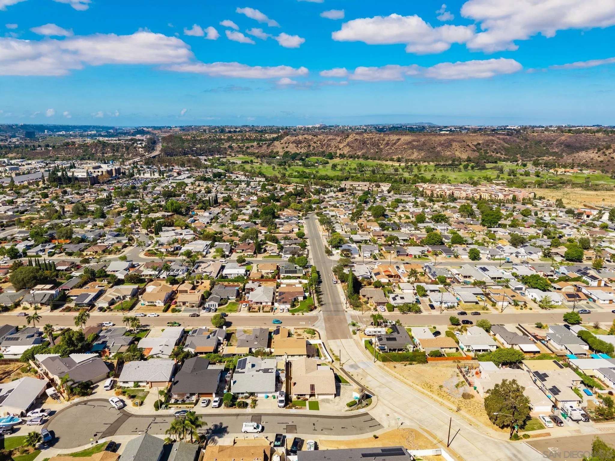 https://cdn.realtyfeed.com/cdn/127/260023612/f24f0242590a28b8da2761373111aa08.webp