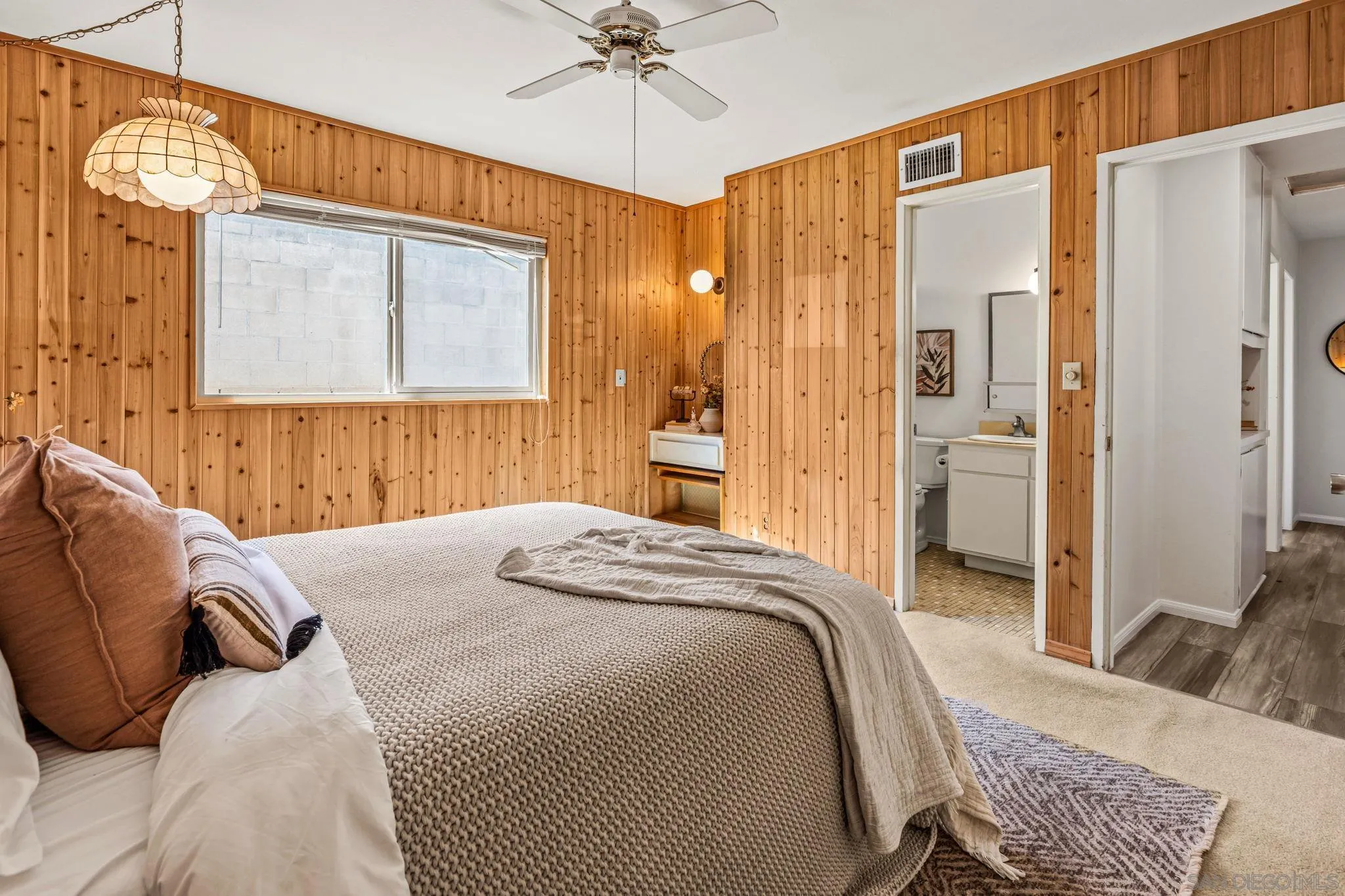 https://cdn.realtyfeed.com/cdn/127/260023612/f44abfb0c8615b4cd24ba9799a1588e6.webp