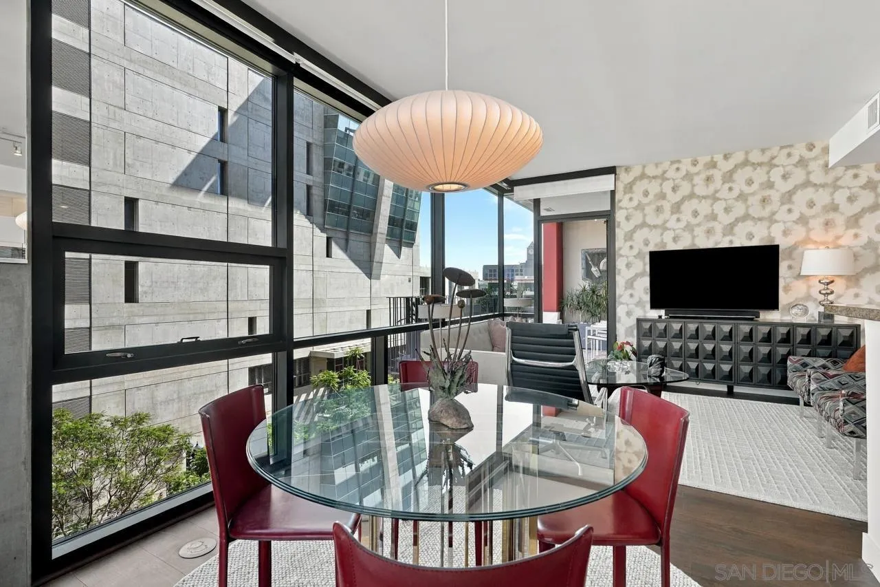 https://cdn.realtyfeed.com/cdn/127/260023619/07fce5d158339e6a44f8ef265056514f.webp