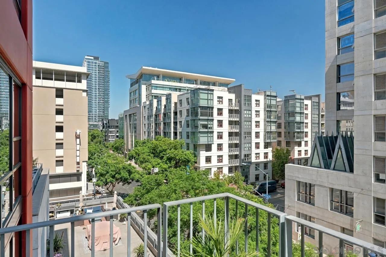 https://cdn.realtyfeed.com/cdn/127/260023619/0be5a2acd8992825b0b59d702192e40e.webp