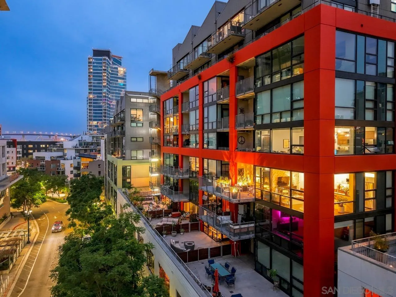 https://cdn.realtyfeed.com/cdn/127/260023619/6f50bb51b8e3b2b9850fd718ea4c9f82.webp