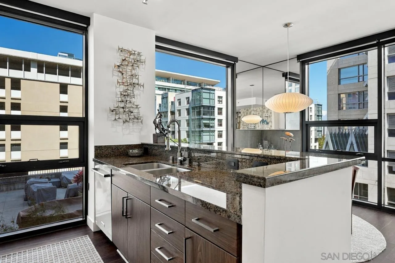 https://cdn.realtyfeed.com/cdn/127/260023619/6f75477eeb7c69d1eb6bb80cc312d885.webp