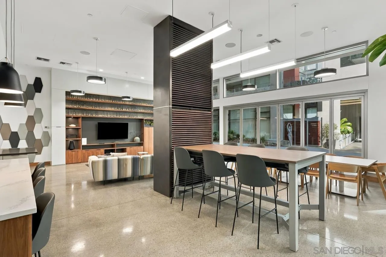 https://cdn.realtyfeed.com/cdn/127/260023619/87953e3bcf29da8c20aa2cdd112582c7.webp