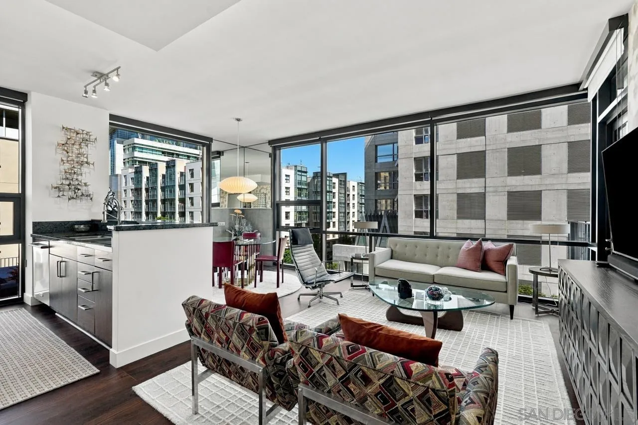 https://cdn.realtyfeed.com/cdn/127/260023619/8e8126257d2e6852c92f84947c3781f3.webp