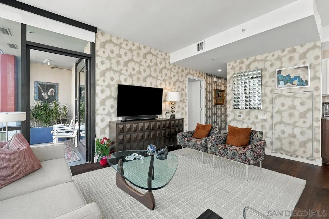 https://cdn.realtyfeed.com/cdn/127/260023619/93e201b6d8964582a34606418236496b.webp