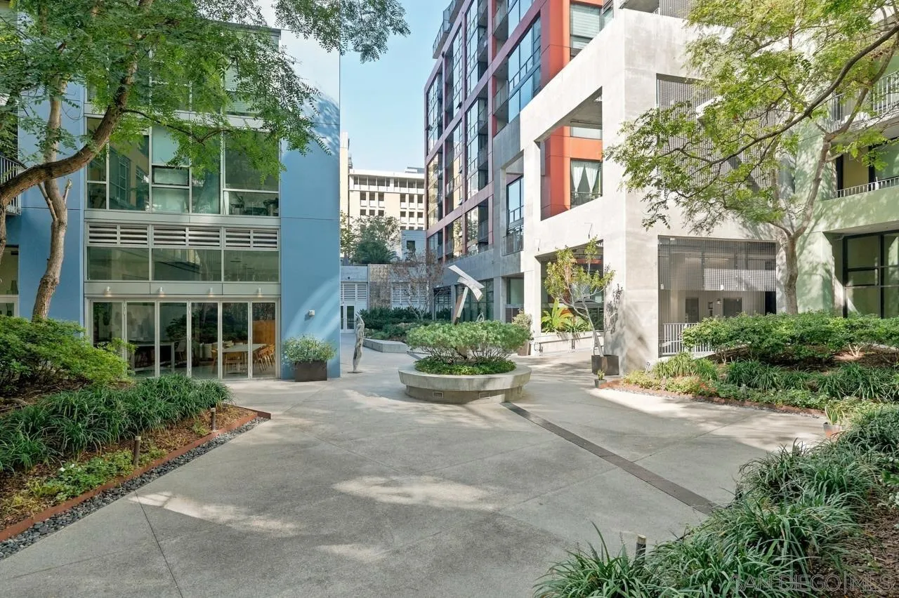 https://cdn.realtyfeed.com/cdn/127/260023619/a60475cbe38e1be1f3b955f7ea9d1a87.webp
